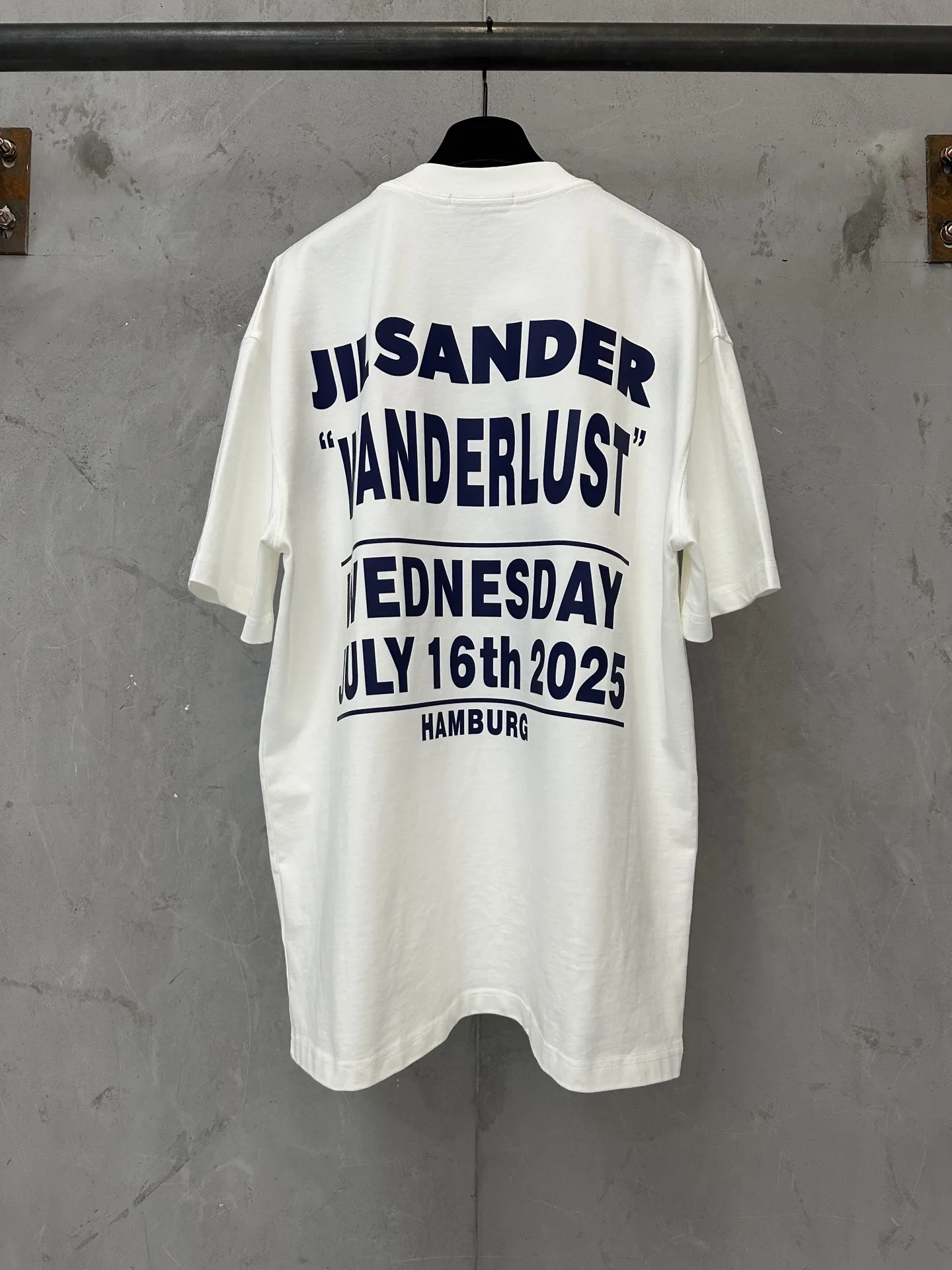 Waiting Room Graphic Heavyweight Cotton T-Shirt D20511488 — view 2