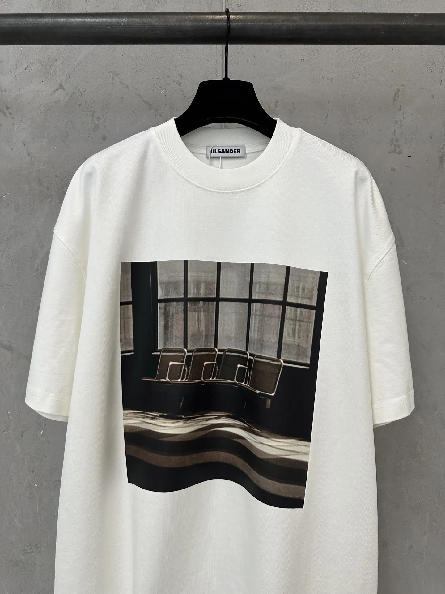 Waiting Room Graphic Heavyweight Cotton T-Shirt D20511488 — view 3