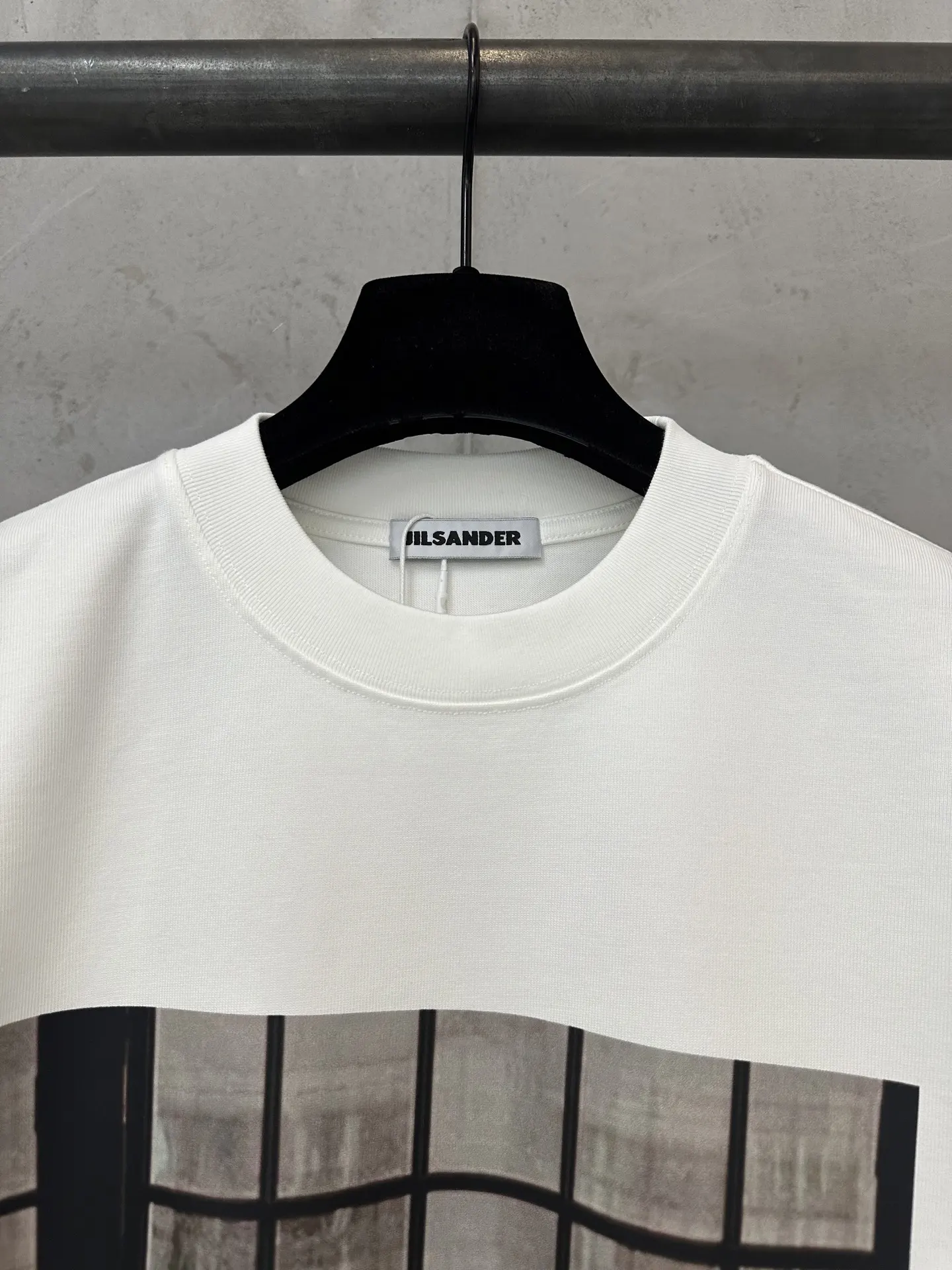Waiting Room Graphic Heavyweight Cotton T-Shirt D20511488 — view 5