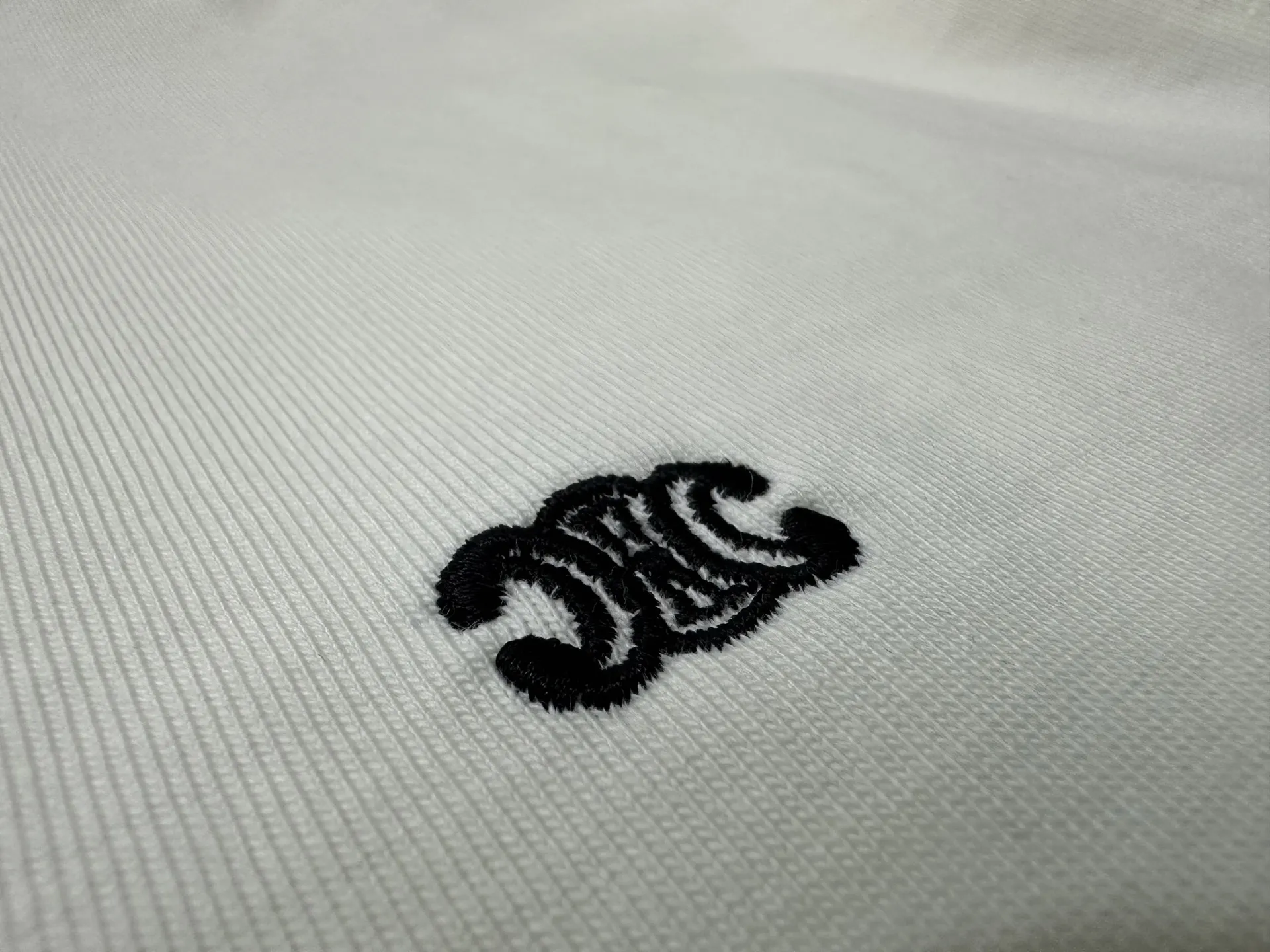 Triomphe Logo Embroidered Heavyweight T-Shirt D21018928 — view 8