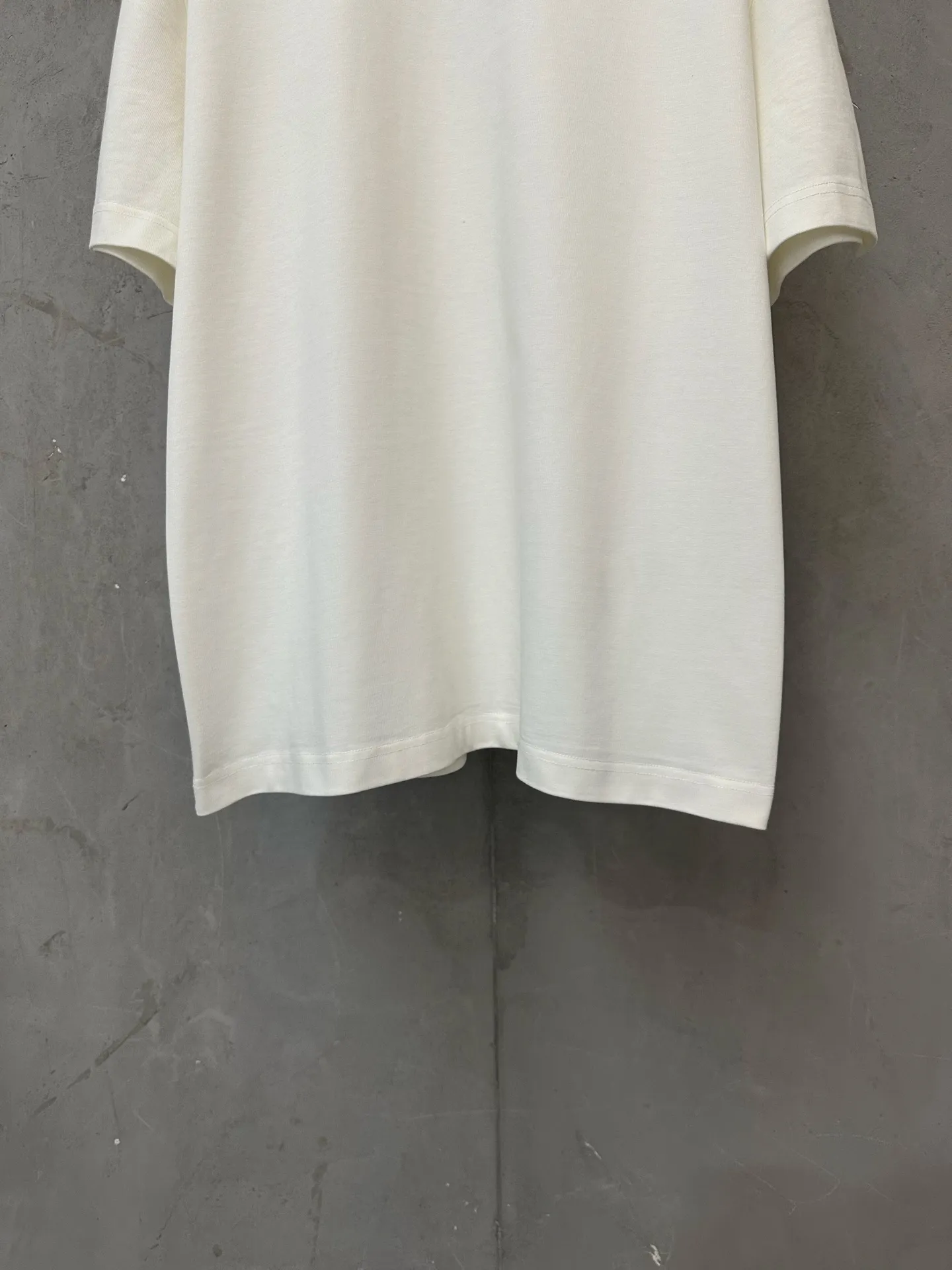 VLogo Embroidered Heavyweight Cotton T-Shirt D21018875 — view 4