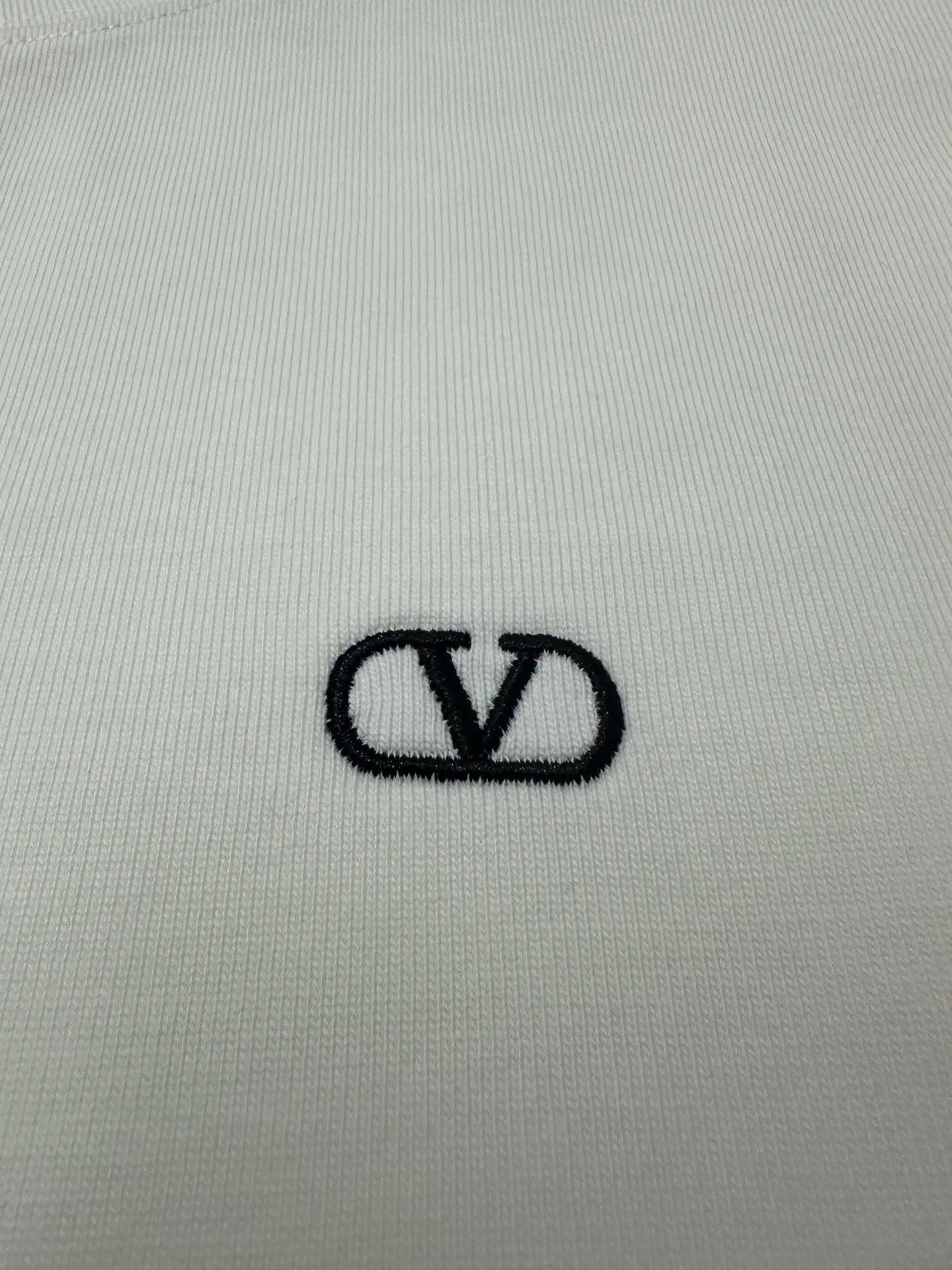 VLogo Embroidered Heavyweight Cotton T-Shirt D21018875 — view 7