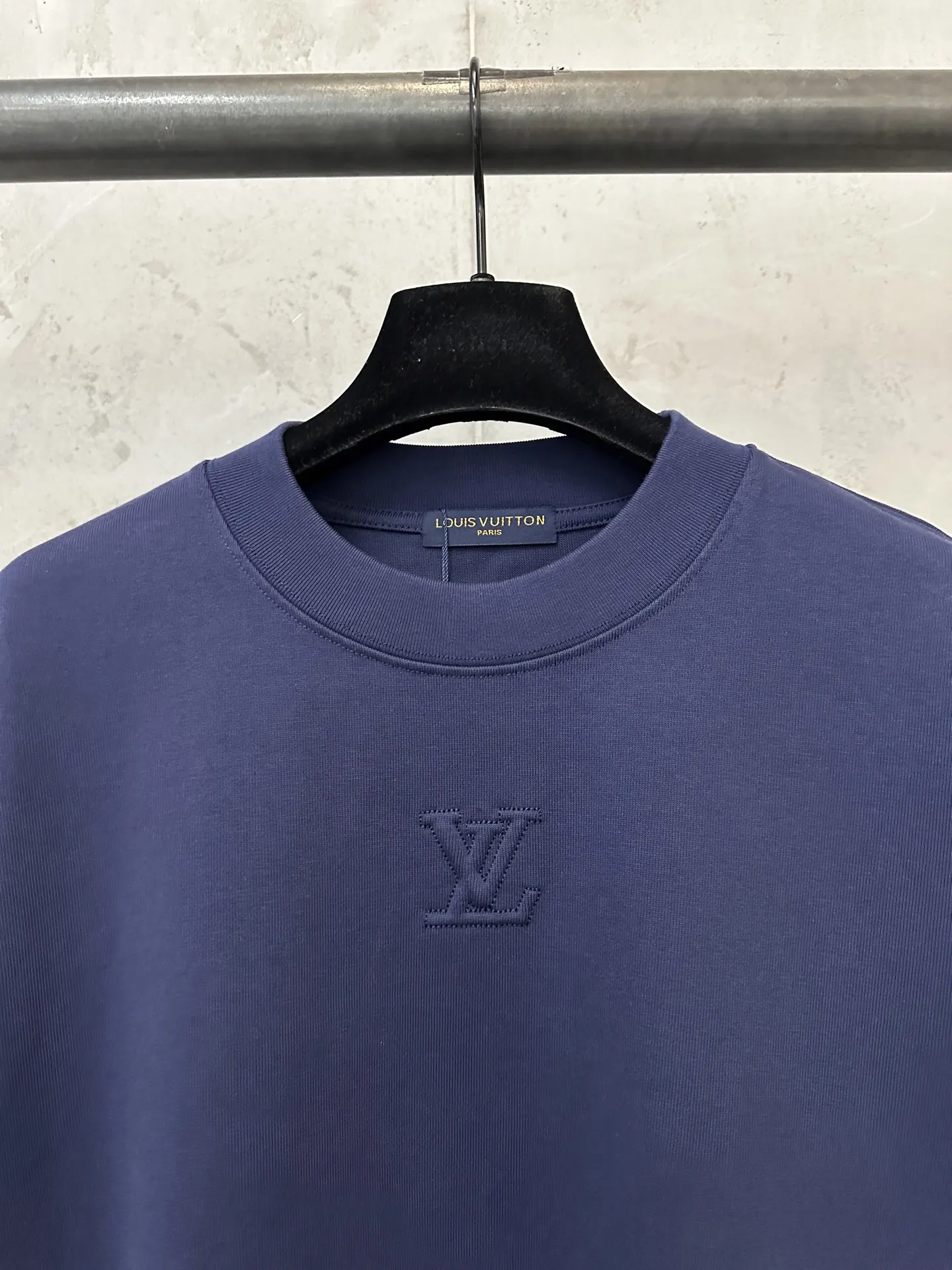 Embossed Logo Heavyweight Cotton T-Shirt D21020488 — view 5