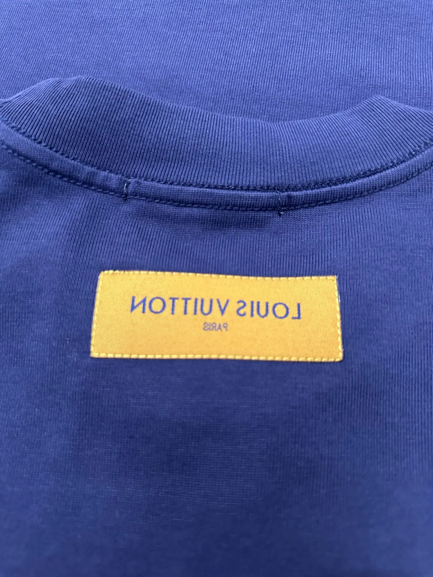 Embossed Logo Heavyweight Cotton T-Shirt D21020488 — view 9