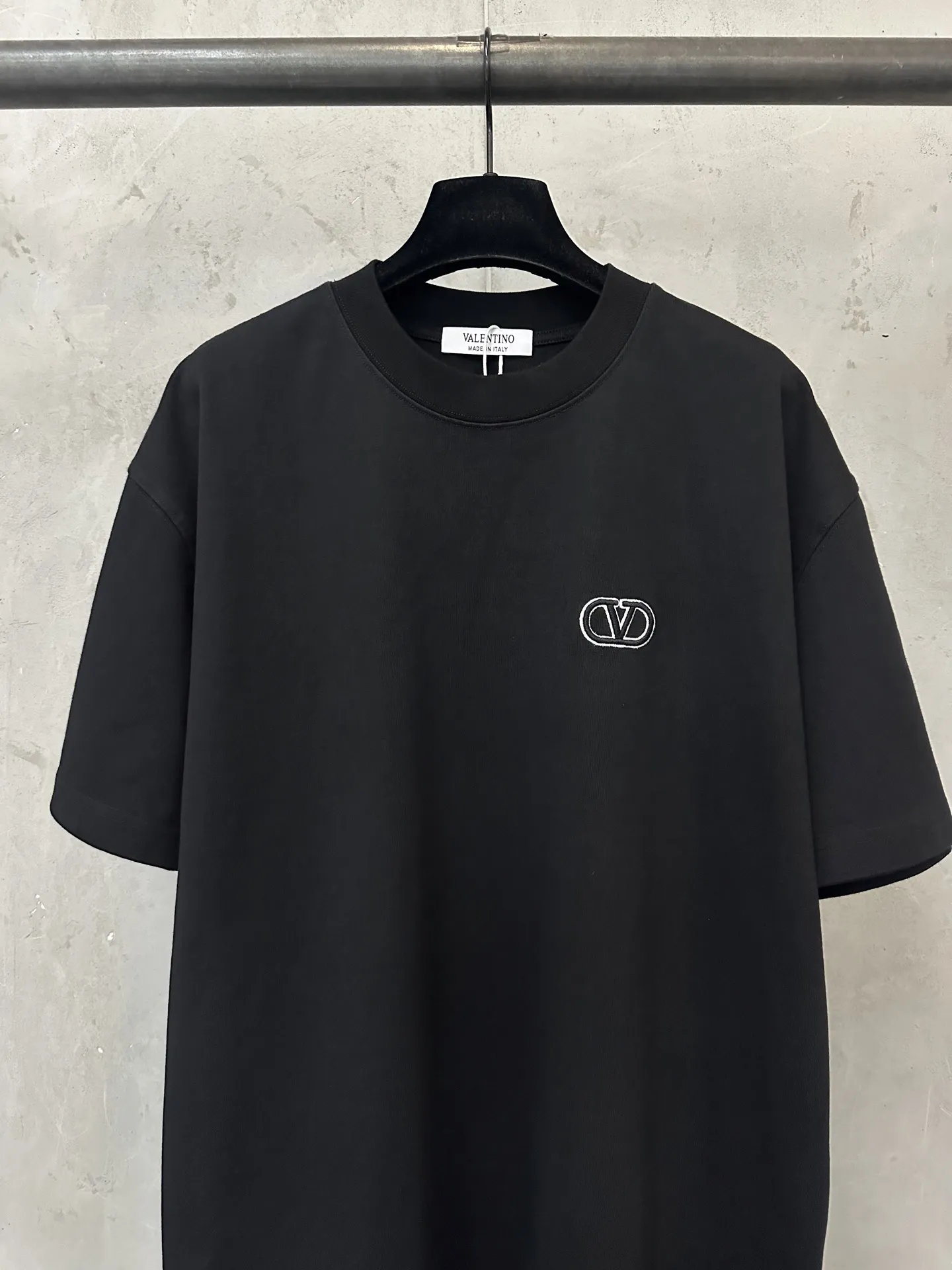VLogo Embroidered Heavyweight Cotton T-Shirt D21020651 — view 3