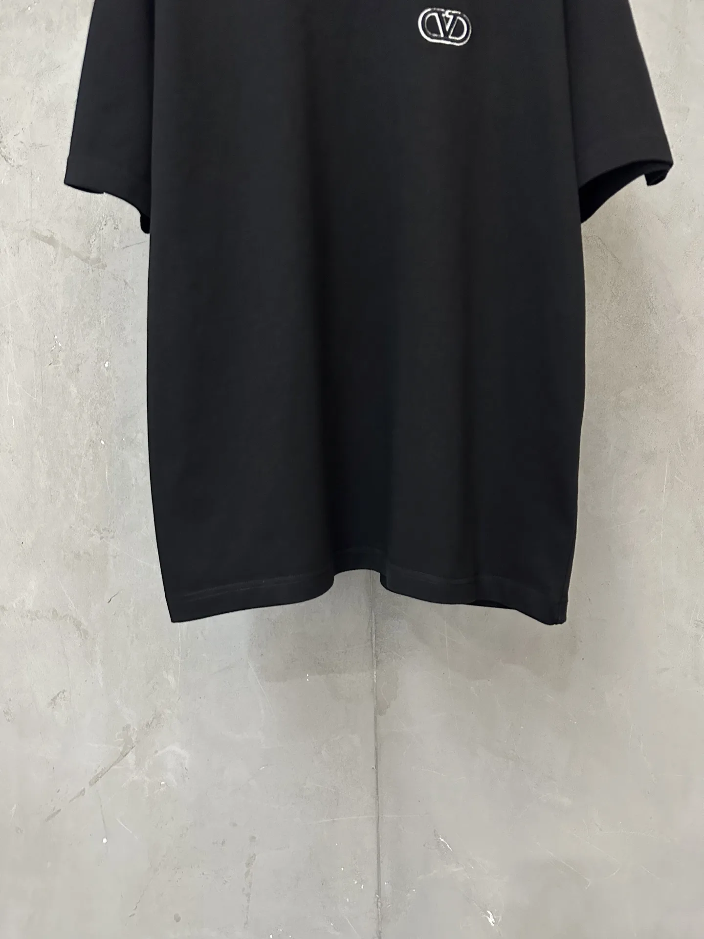 VLogo Embroidered Heavyweight Cotton T-Shirt D21020651 — view 4