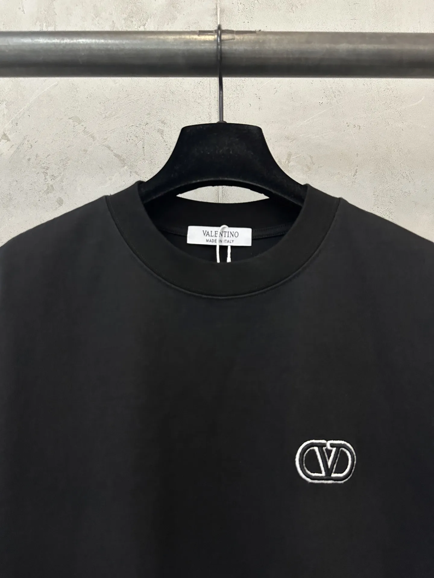 VLogo Embroidered Heavyweight Cotton T-Shirt D21020651 — view 5