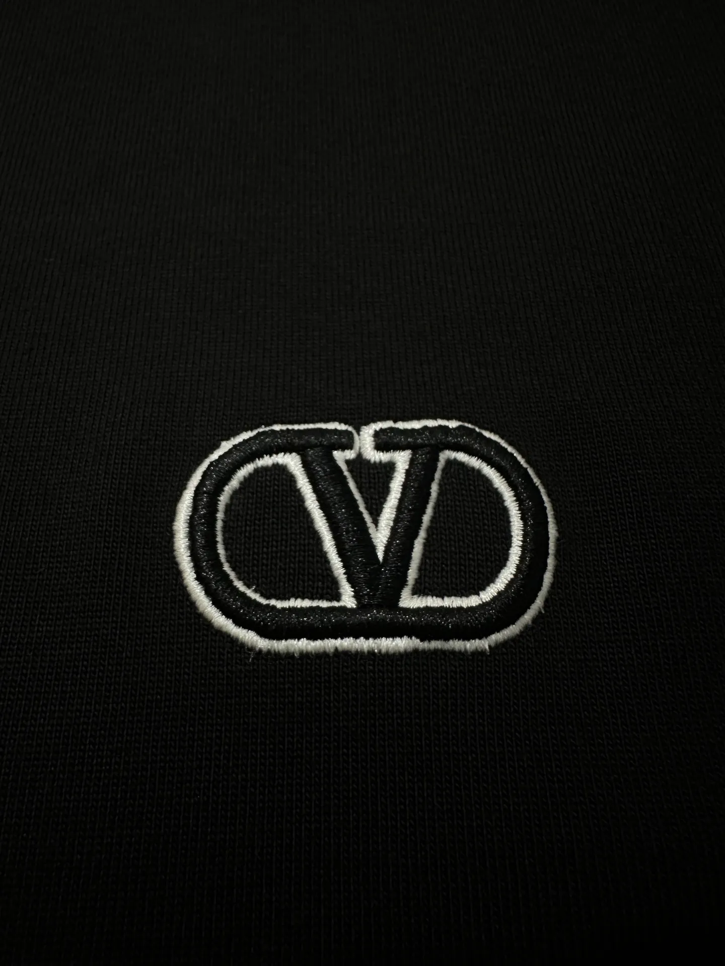 VLogo Embroidered Heavyweight Cotton T-Shirt D21020651 — view 7