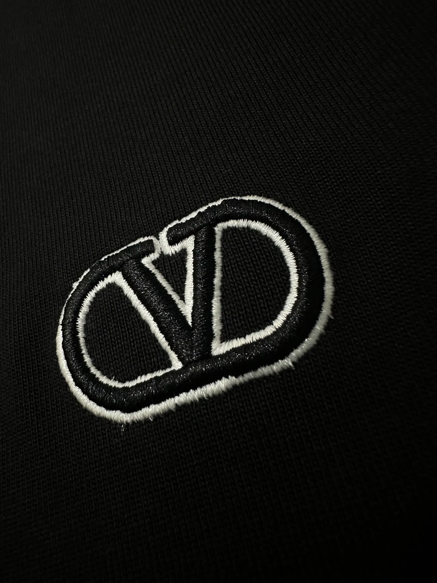 VLogo Embroidered Heavyweight Cotton T-Shirt D21020651 — view 8