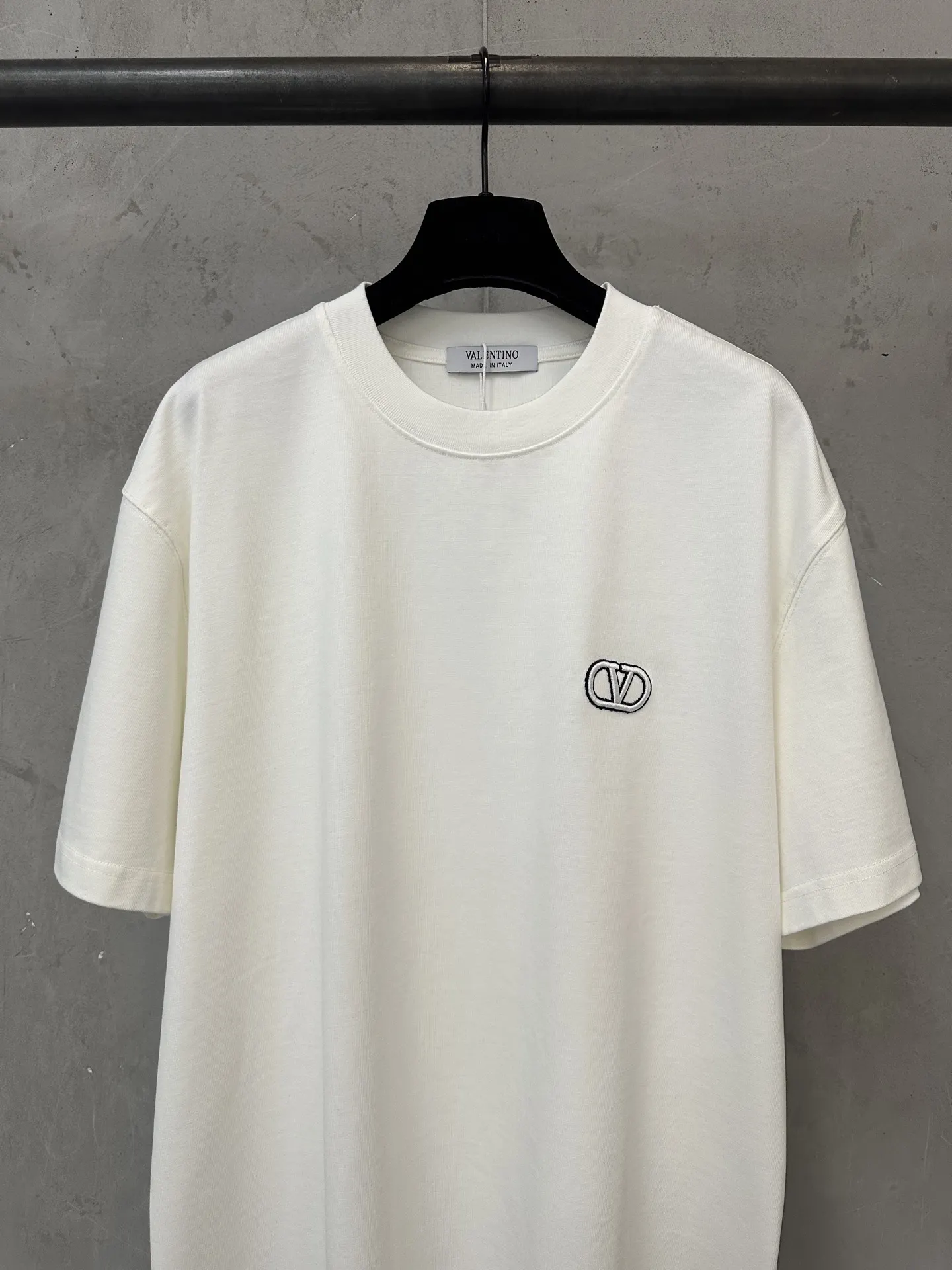 VLogo Embroidered Heavyweight Cotton T-Shirt D21020650 — view 3