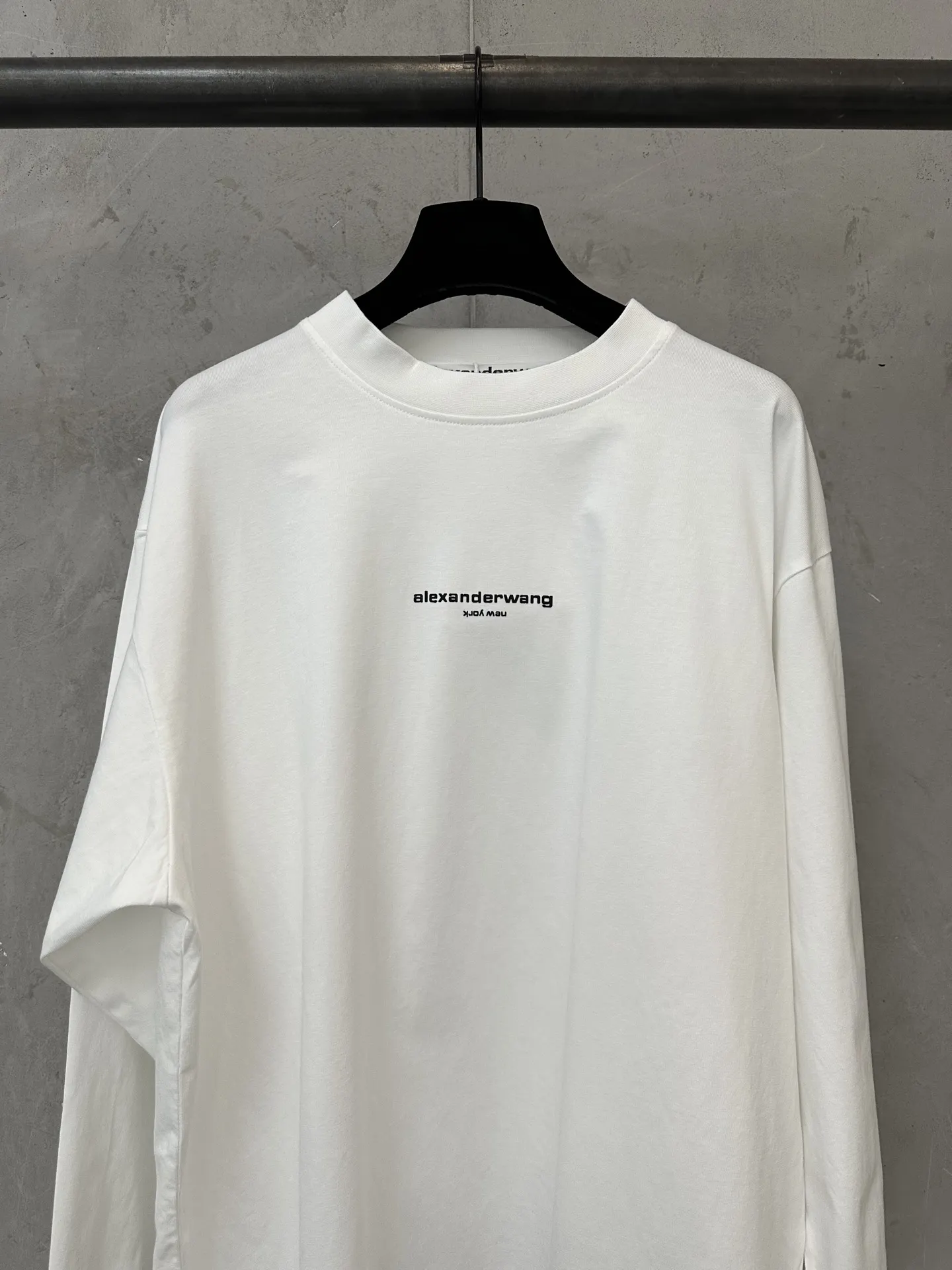 Logo Print Long-Sleeve T-Shirt D22023091 — view 3