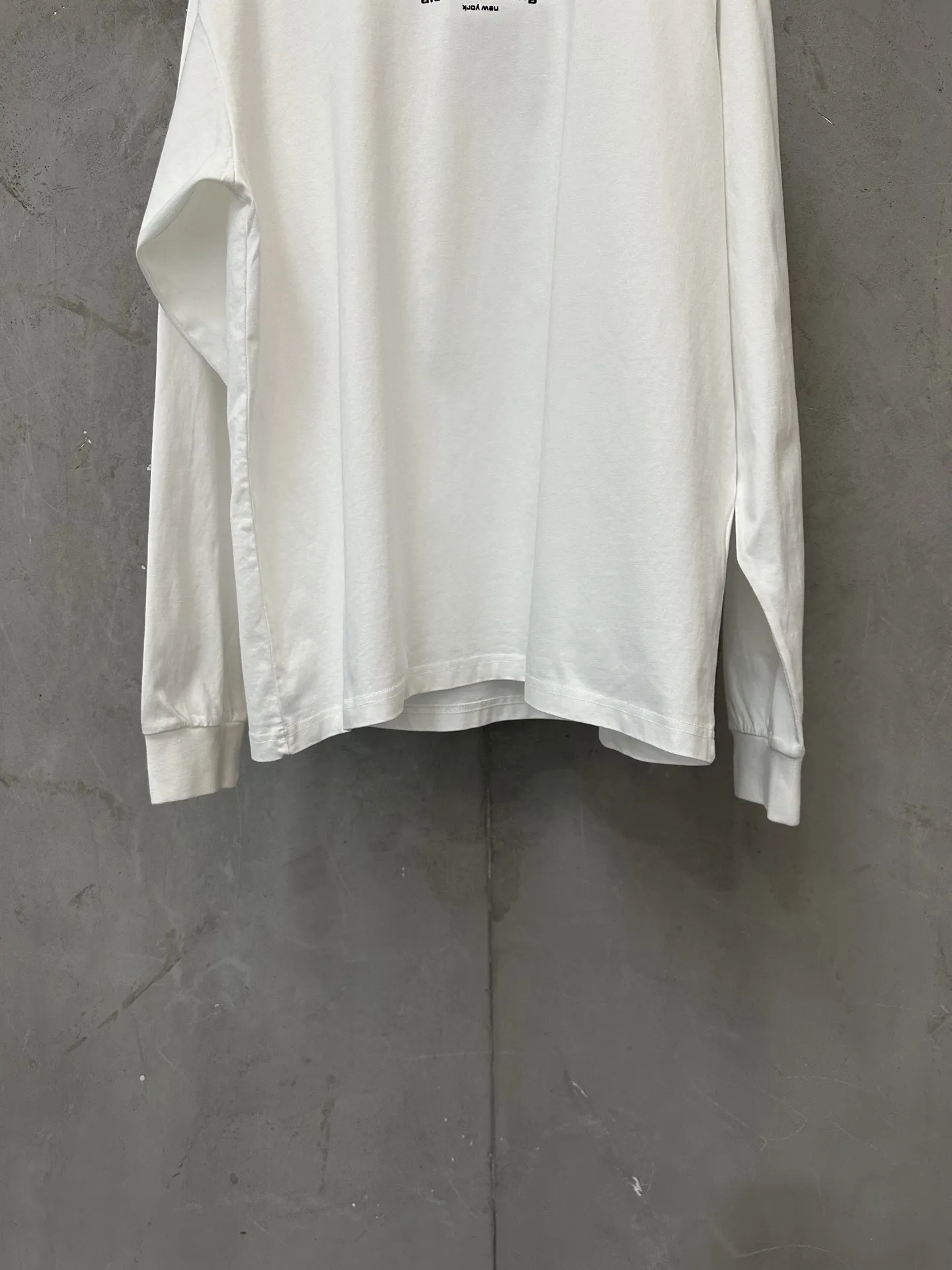 Logo Print Long-Sleeve T-Shirt D22023091 — view 4