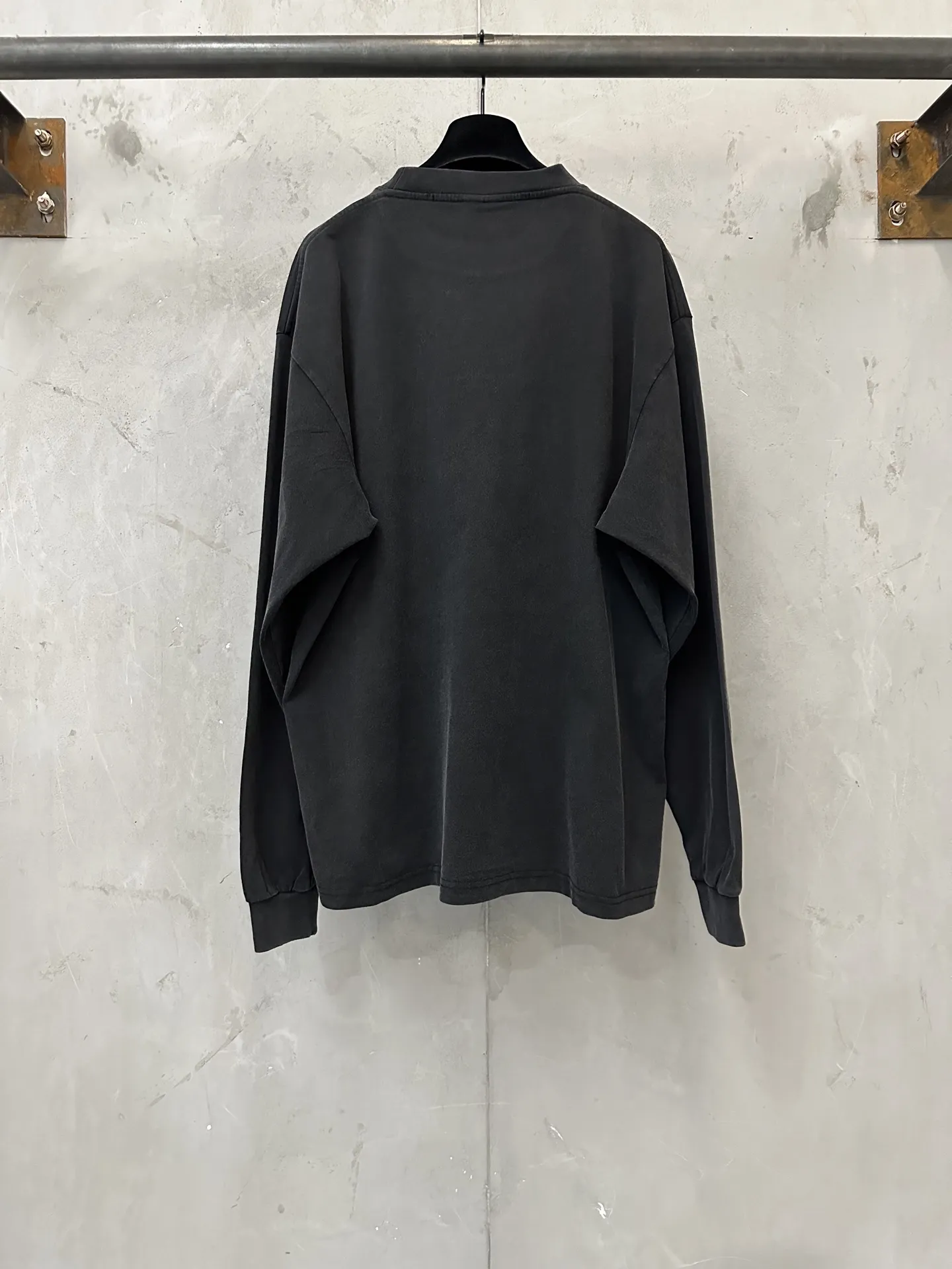 Logo Print Long-Sleeve T-Shirt D22023090 — view 2