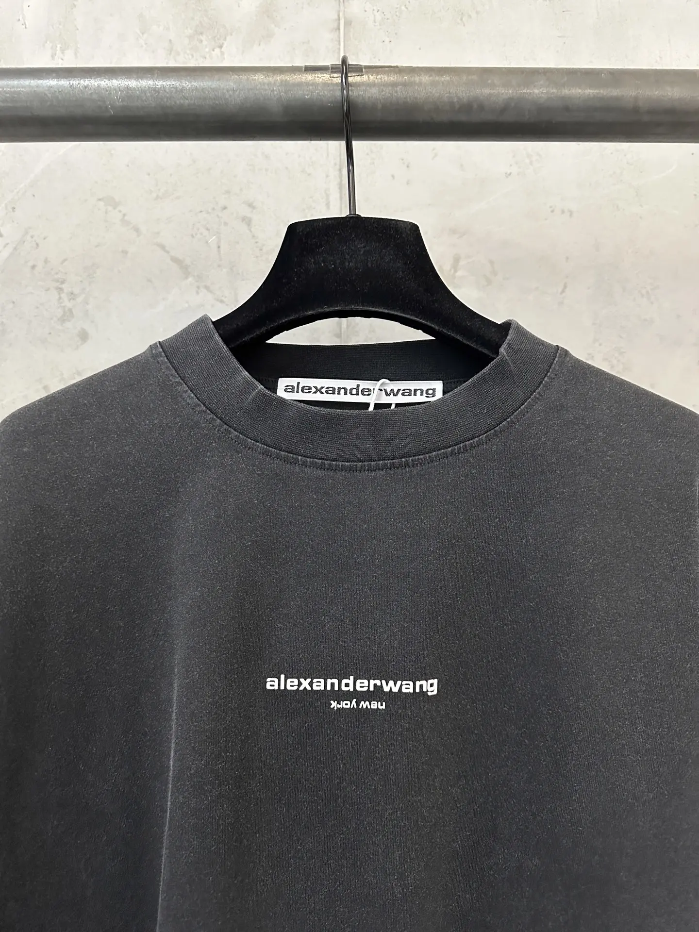 Logo Print Long-Sleeve T-Shirt D22023090 — view 5