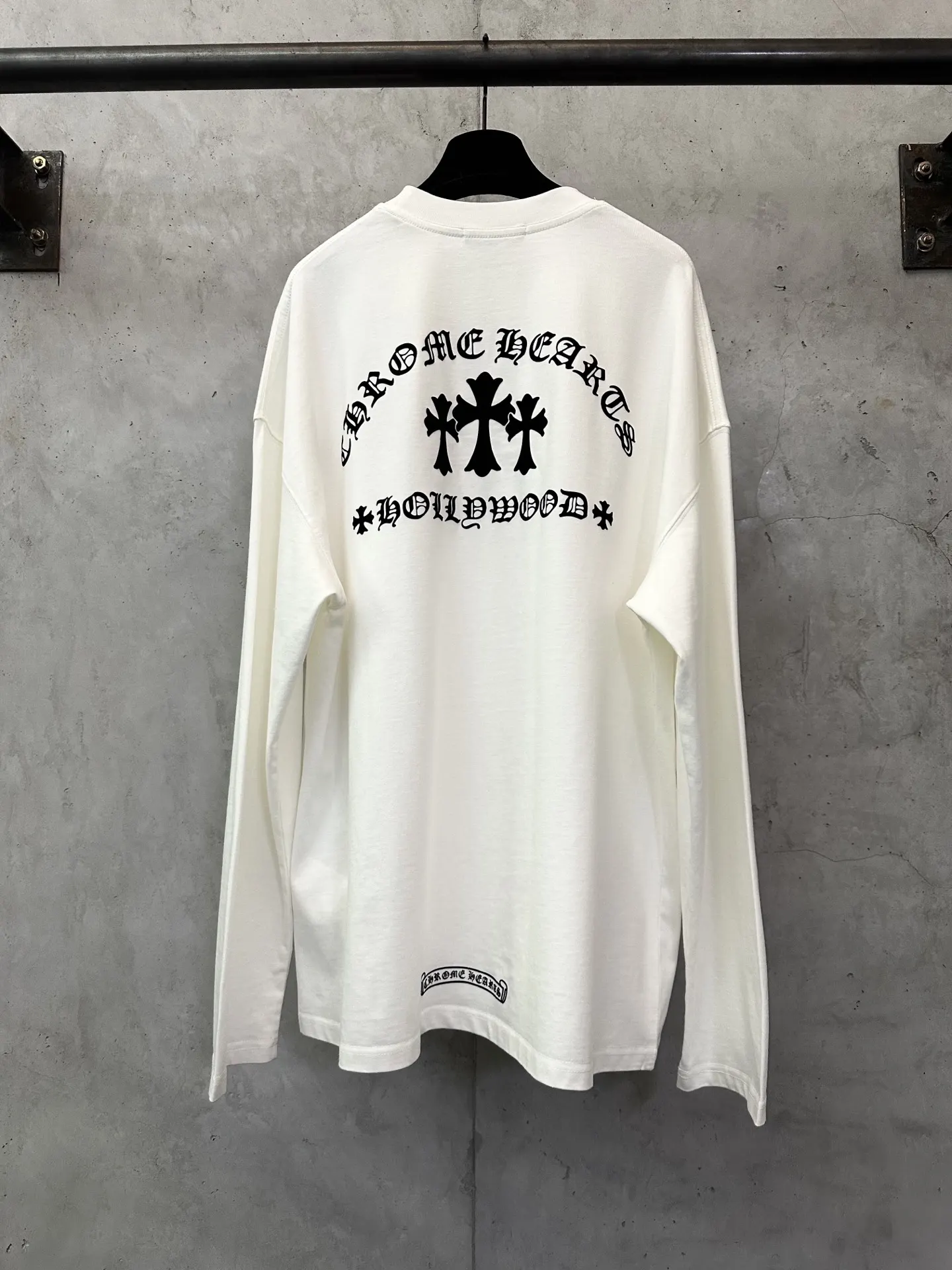 Chrome Hearts Flocked Logo Long-Sleeve T-Shirt D22023742 — view 2