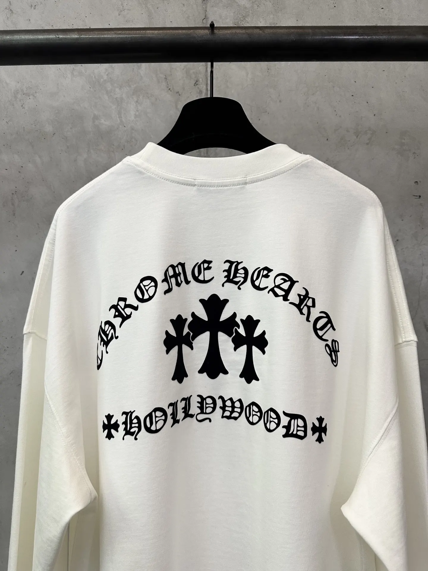 Chrome Hearts Flocked Logo Long-Sleeve T-Shirt D22023742 — view 5