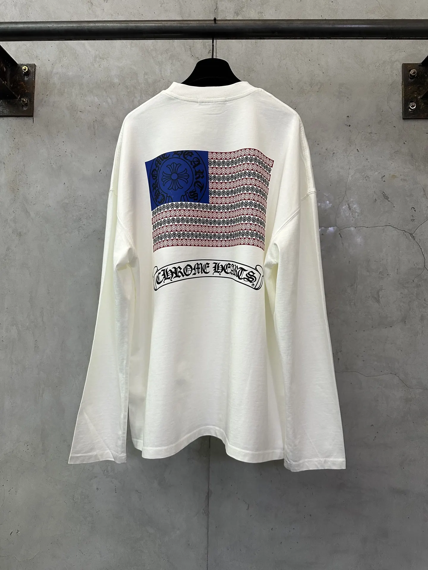 Logo Print Long-Sleeve Cotton T-Shirt D22023740 — view 2