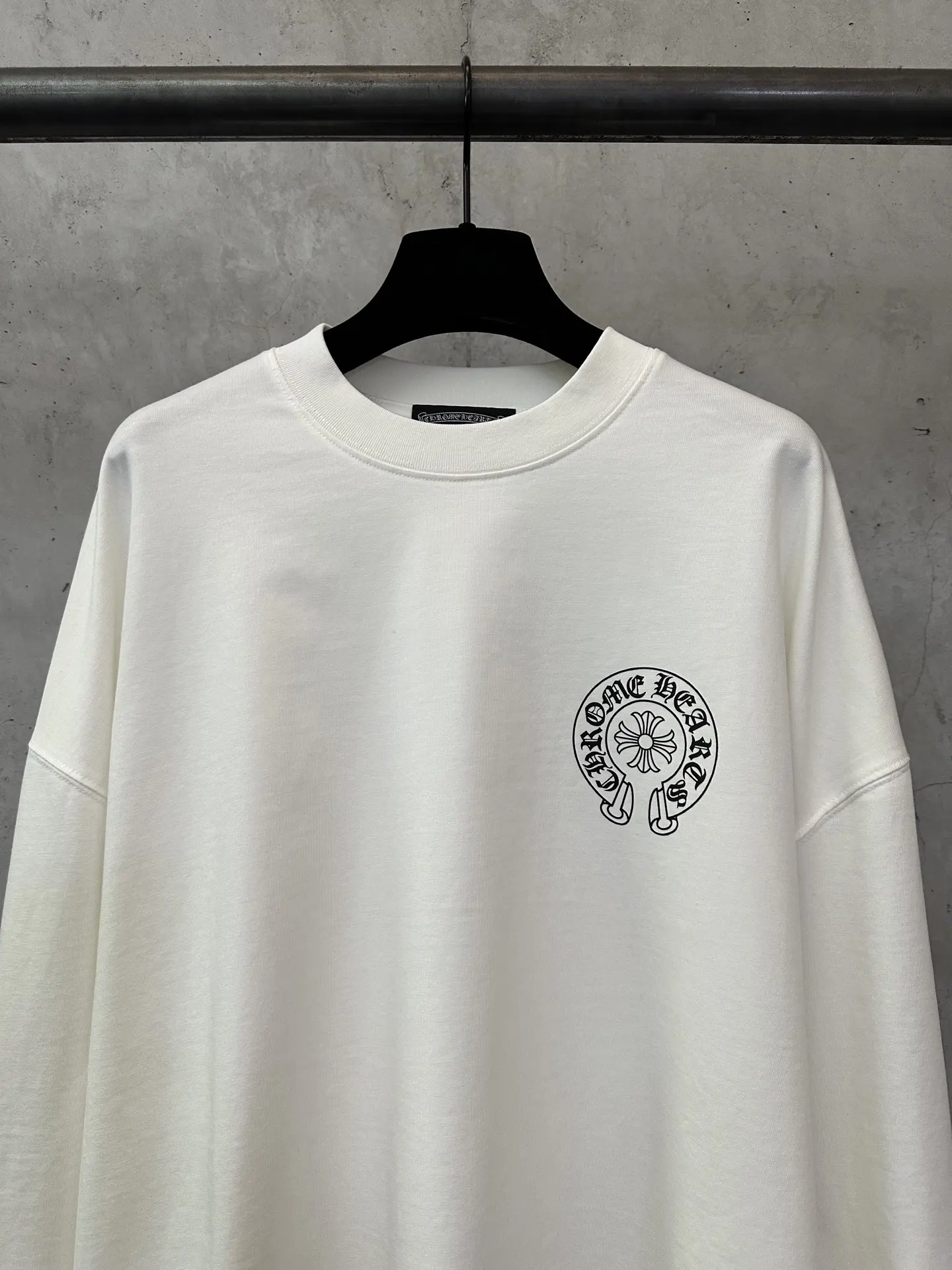 Logo Print Long-Sleeve Cotton T-Shirt D22023740 — view 3