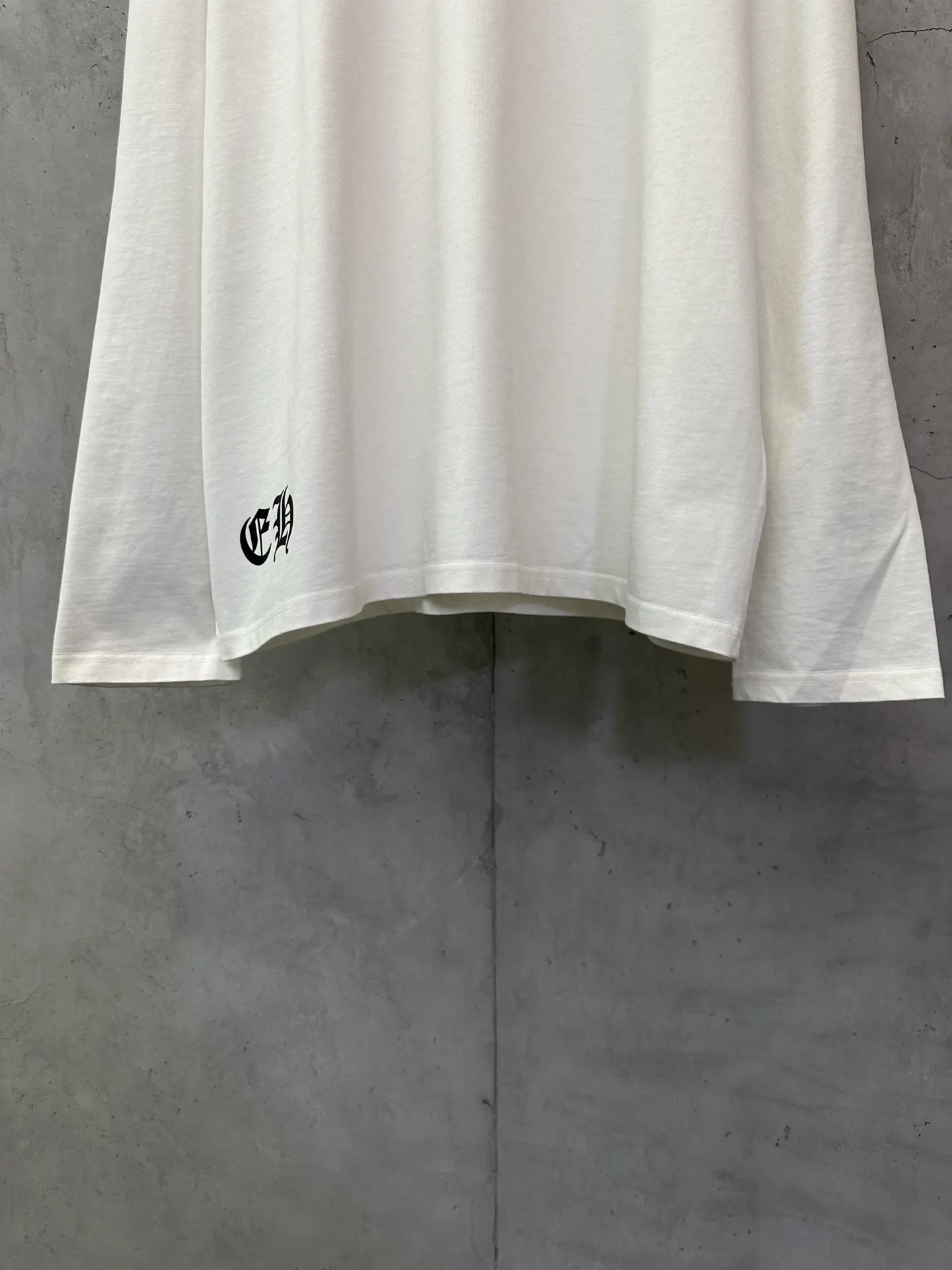 Logo Print Long-Sleeve Cotton T-Shirt D22023740 — view 4