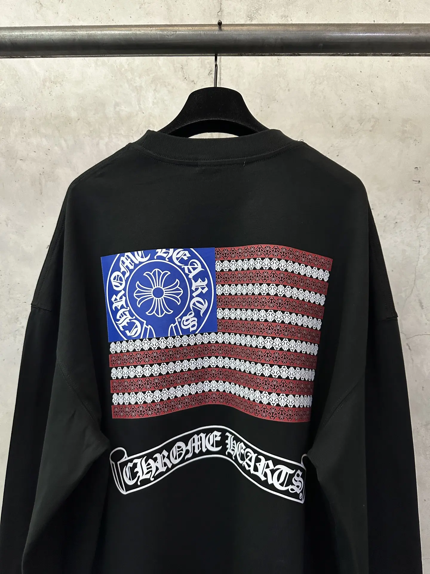 Logo-Print Long-Sleeve Cotton T-Shirt D22023741 — view 5