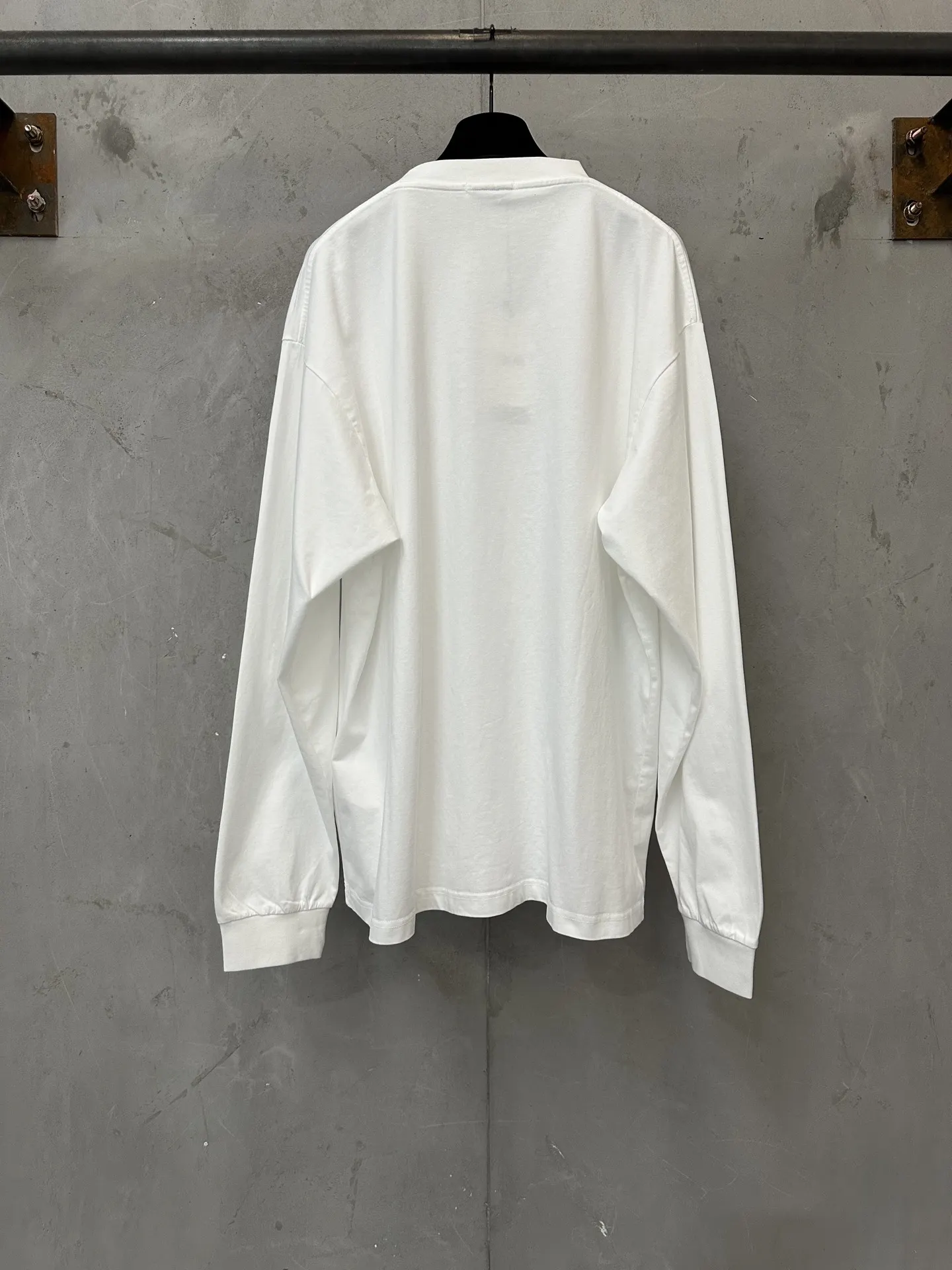 Logo Embroidered Long-Sleeve T-Shirt D22022220 — view 2