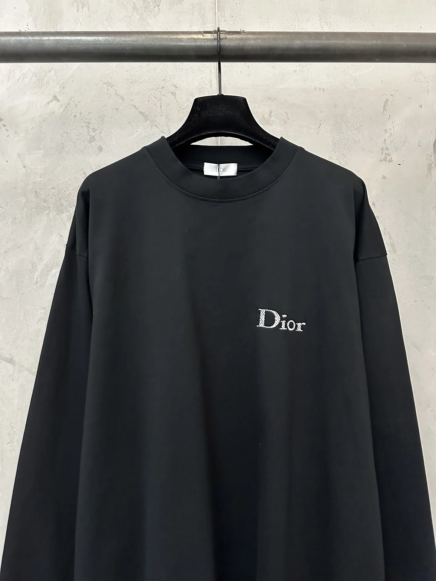 Logo Embroidered Long-Sleeve T-Shirt D22022221 — view 3