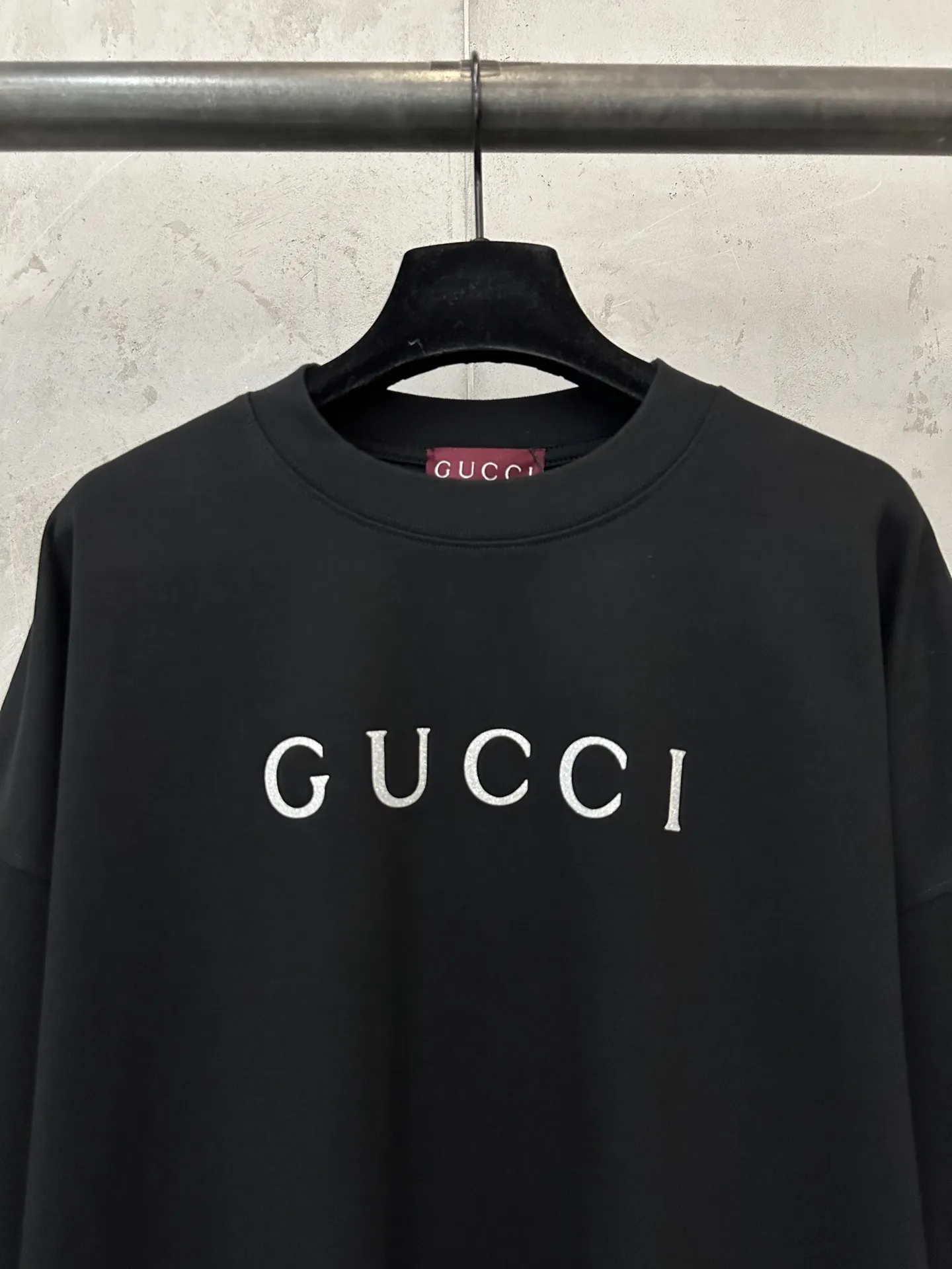 Gucci Glitter Logo Long-Sleeve T-Shirt D22022293 — view 5