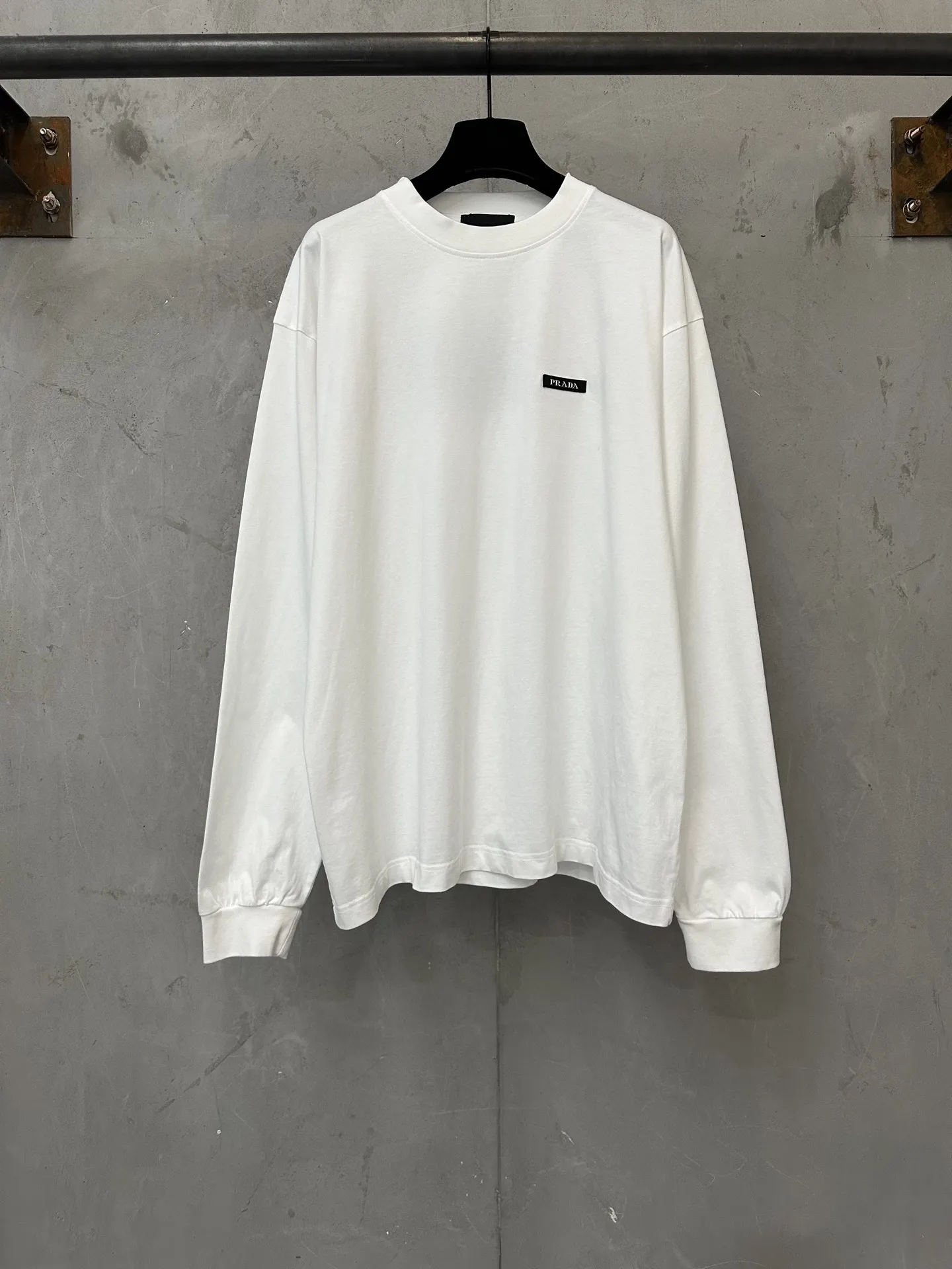 Logo-Patch Long-Sleeve Cotton T-Shirt D22022209