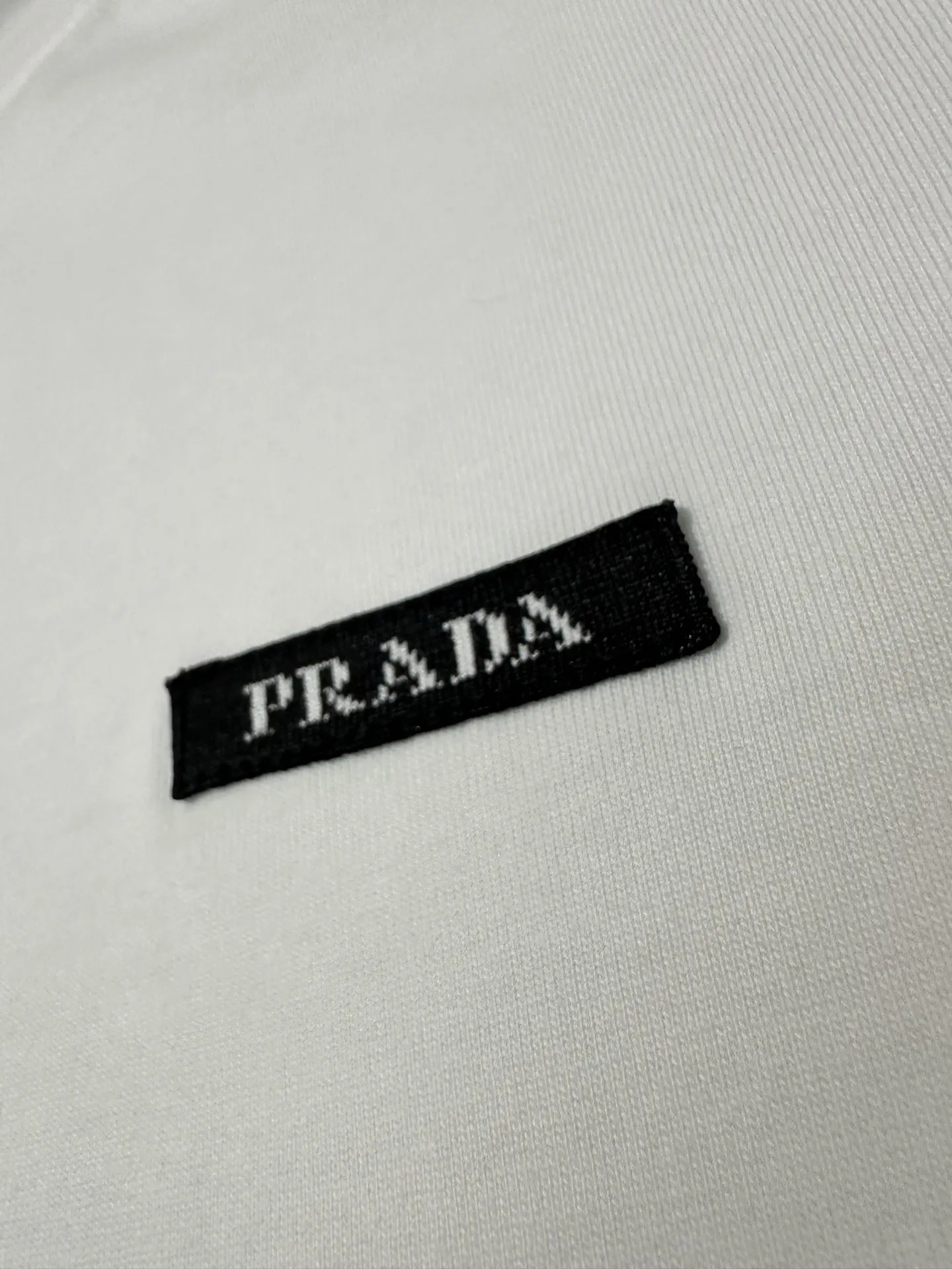 Logo-Patch Long-Sleeve Cotton T-Shirt D22022209 — view 8