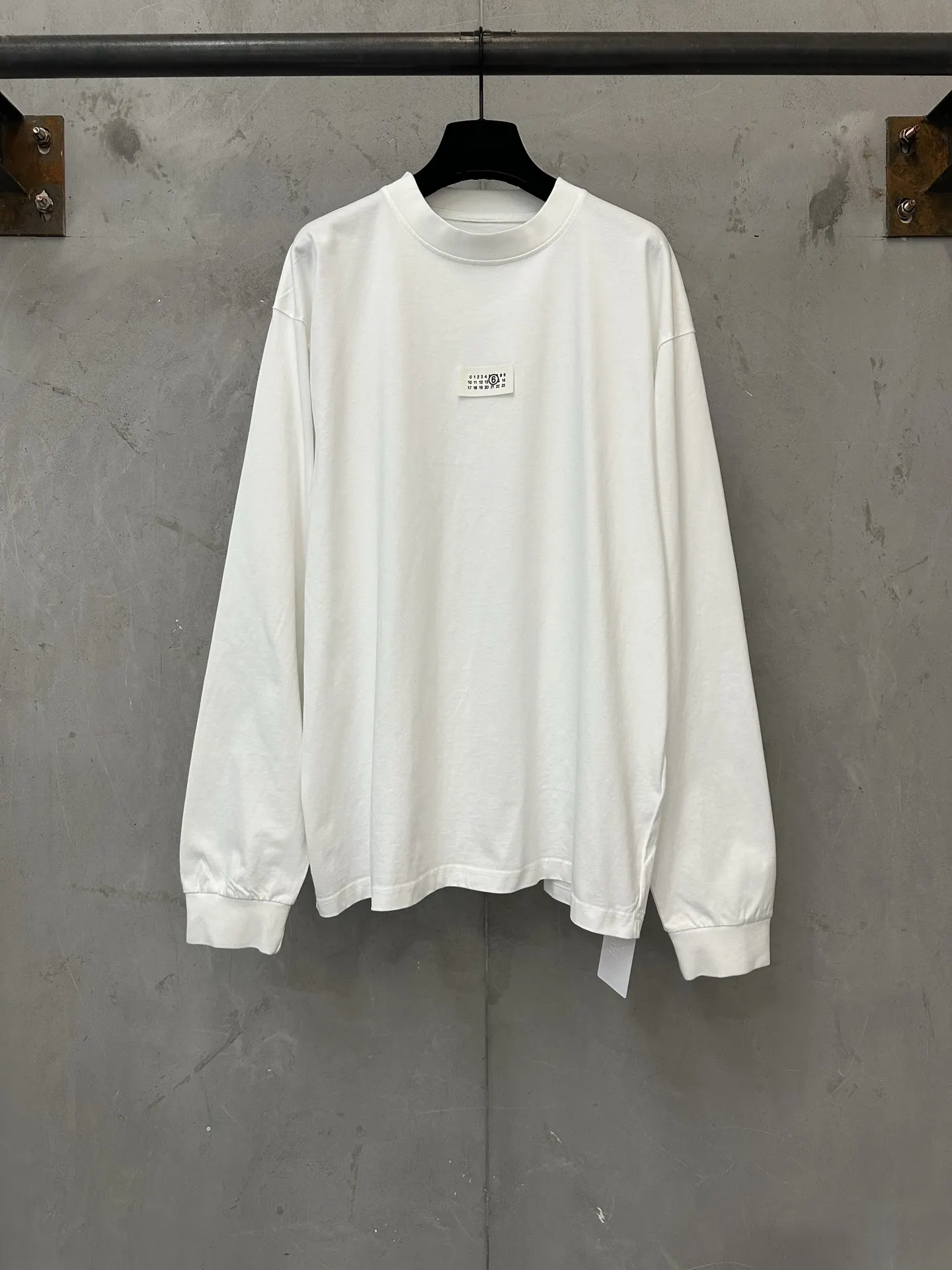 MM6 Maison Margiela Logo Patch Long-Sleeve T-Shirt D22023077