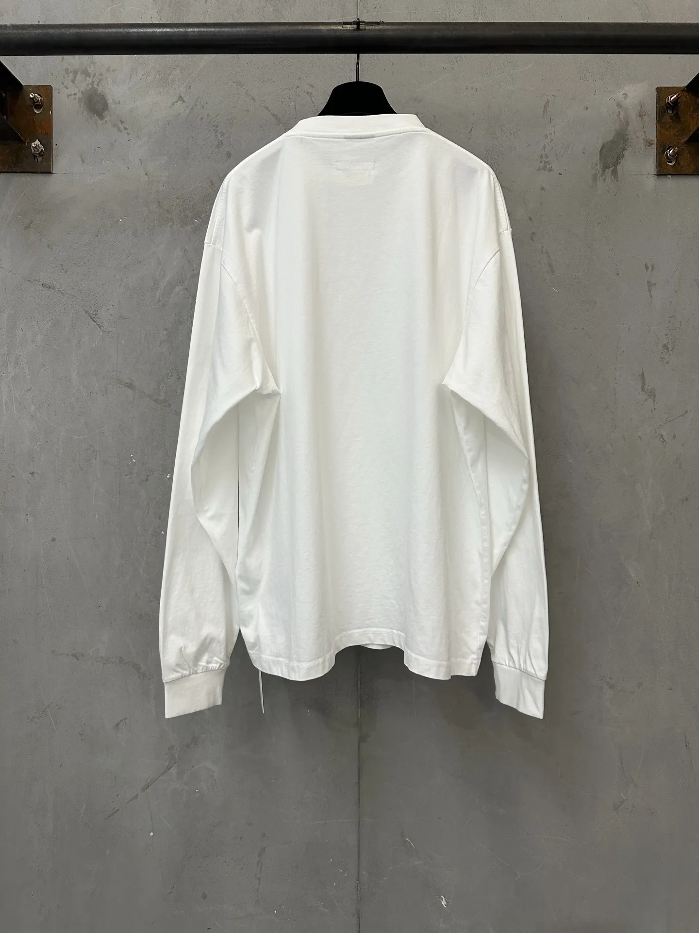 MM6 Maison Margiela Logo Patch Long-Sleeve T-Shirt D22023077 — view 2