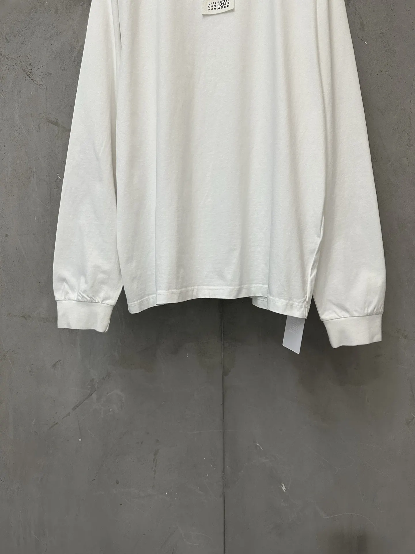 MM6 Maison Margiela Logo Patch Long-Sleeve T-Shirt D22023077 — view 4