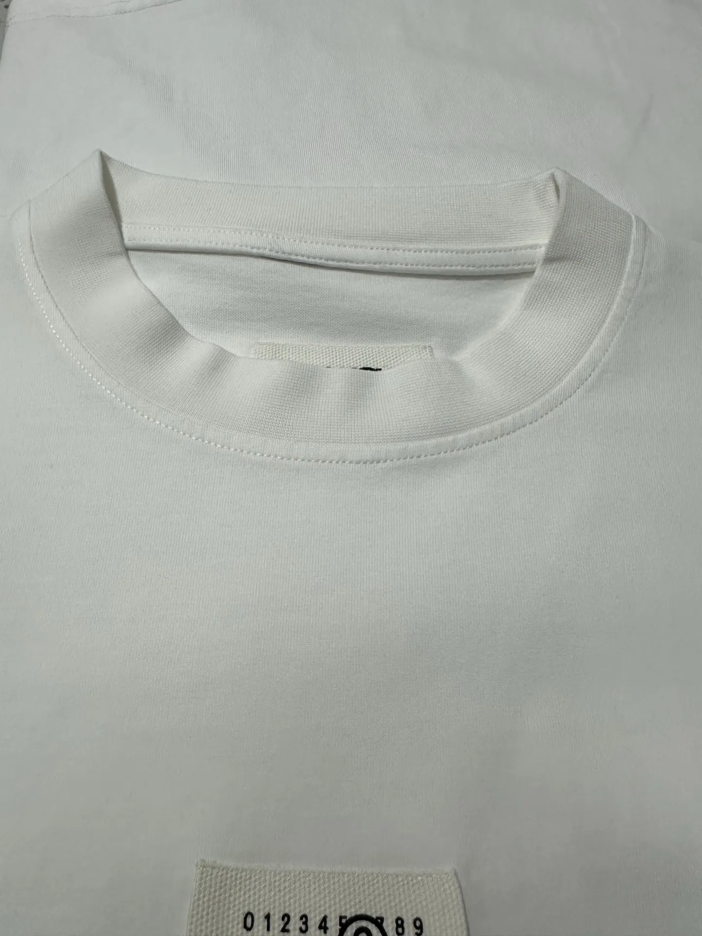 MM6 Maison Margiela Logo Patch Long-Sleeve T-Shirt D22023077 — view 6