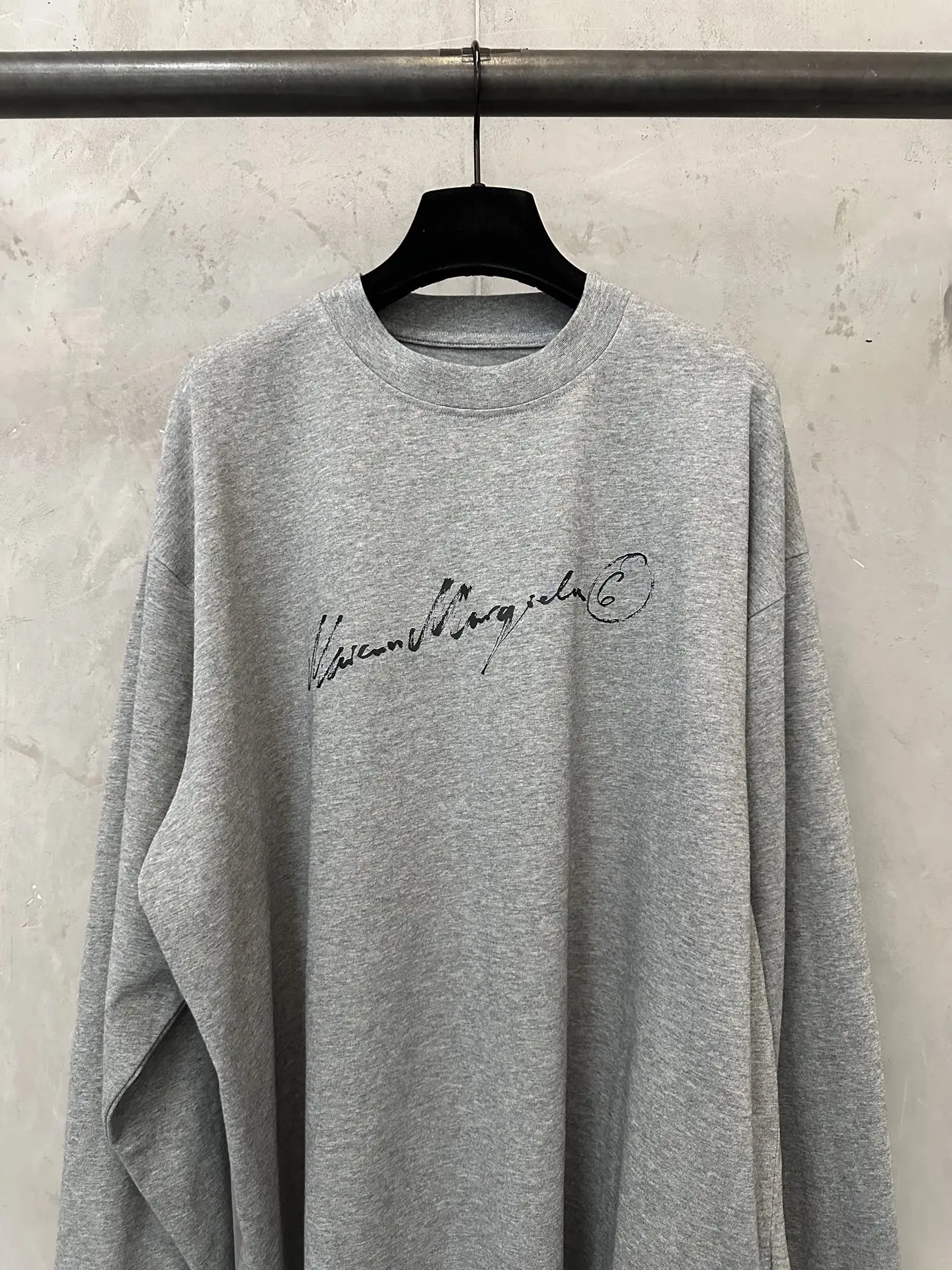 MM6 Signature Logo Long-Sleeve T-Shirt D22022268 — view 3