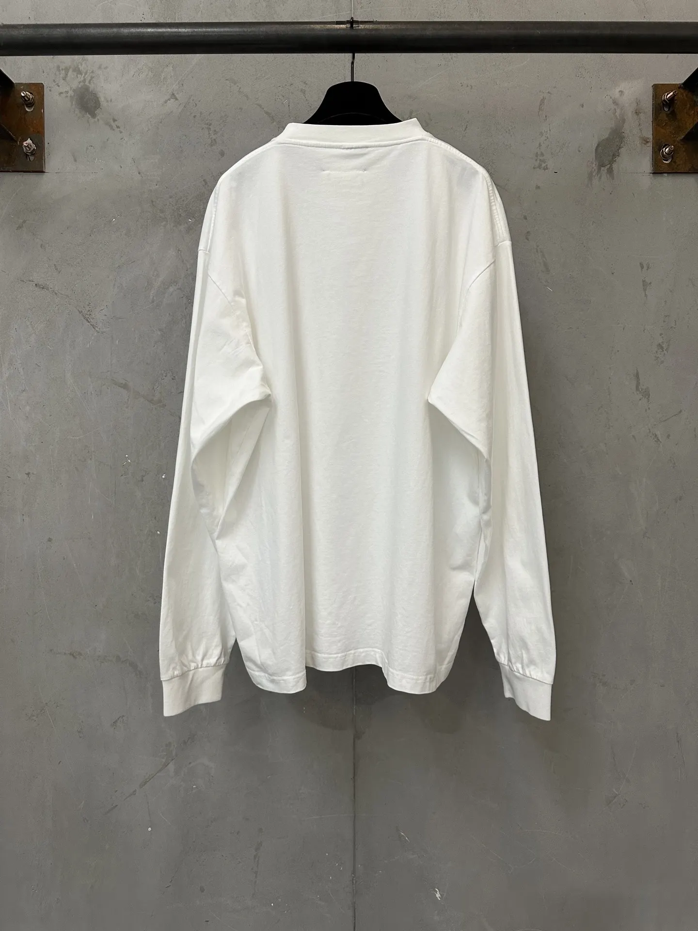 MM6 Maison Margiela Signature Logo Long-Sleeve T-Shirt D22023157 — view 2
