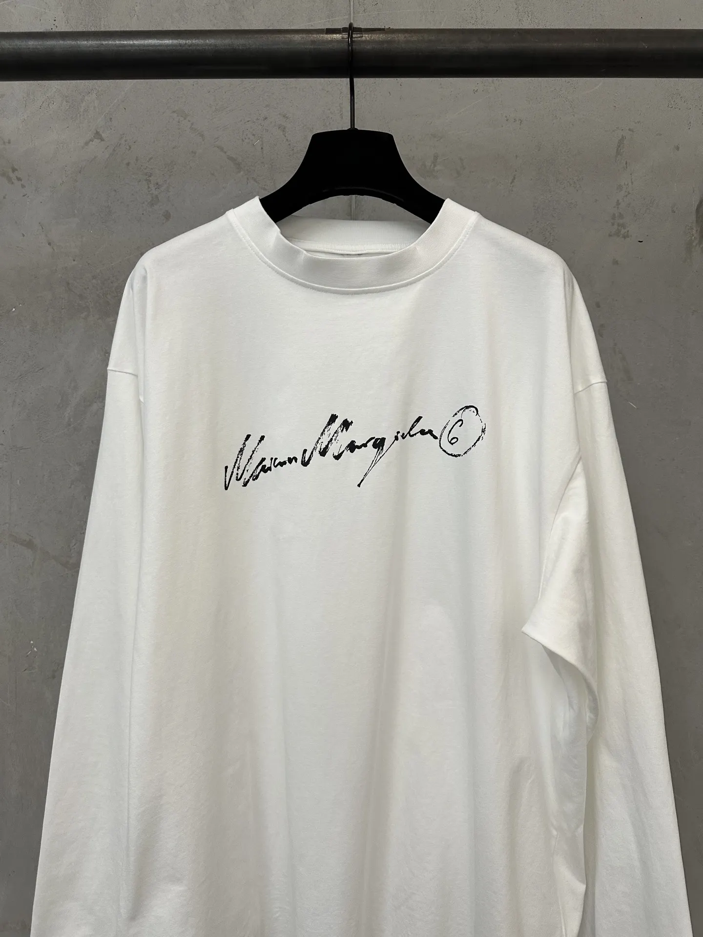 MM6 Maison Margiela Signature Logo Long-Sleeve T-Shirt D22023157 — view 3