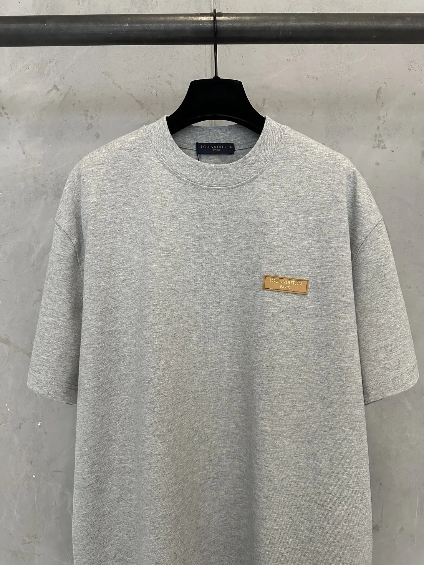 Leather Logo Patch Heavyweight Cotton T-Shirt D22011895 — view 3