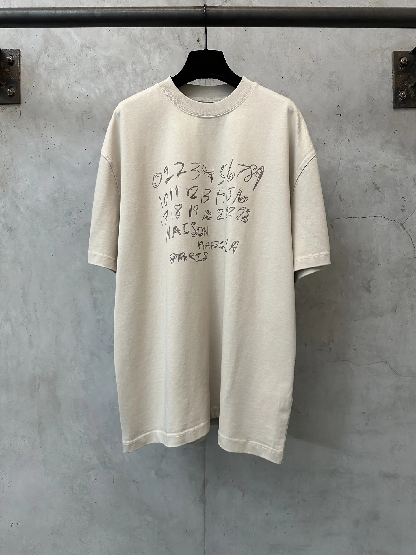Hand-Drawn Calendar Logo Heavyweight T-Shirt D22011912