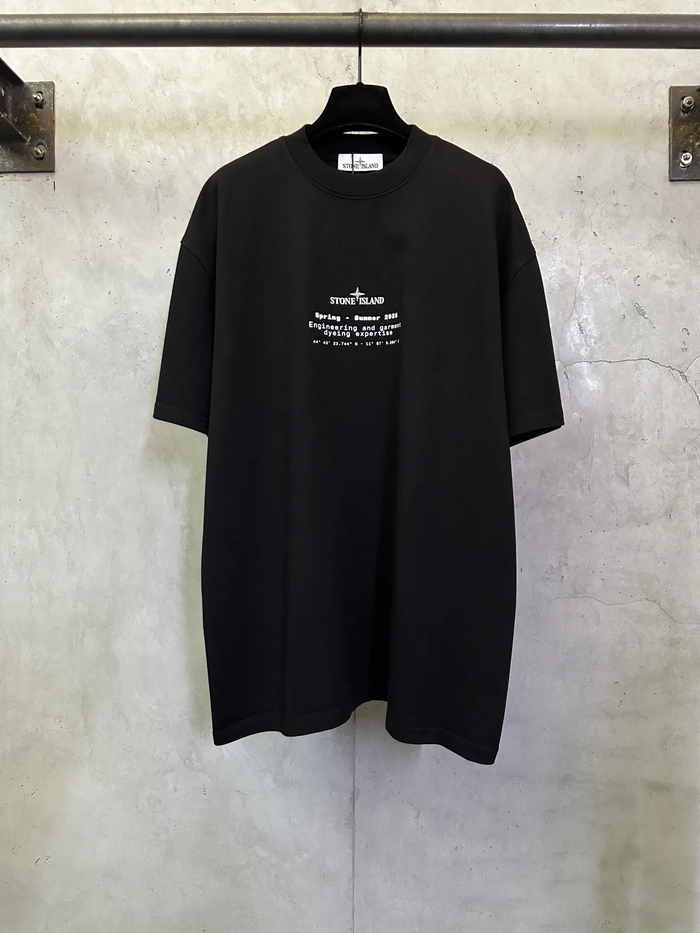 Stone Island Compass Logo Heavyweight Cotton T-Shirt D22012337