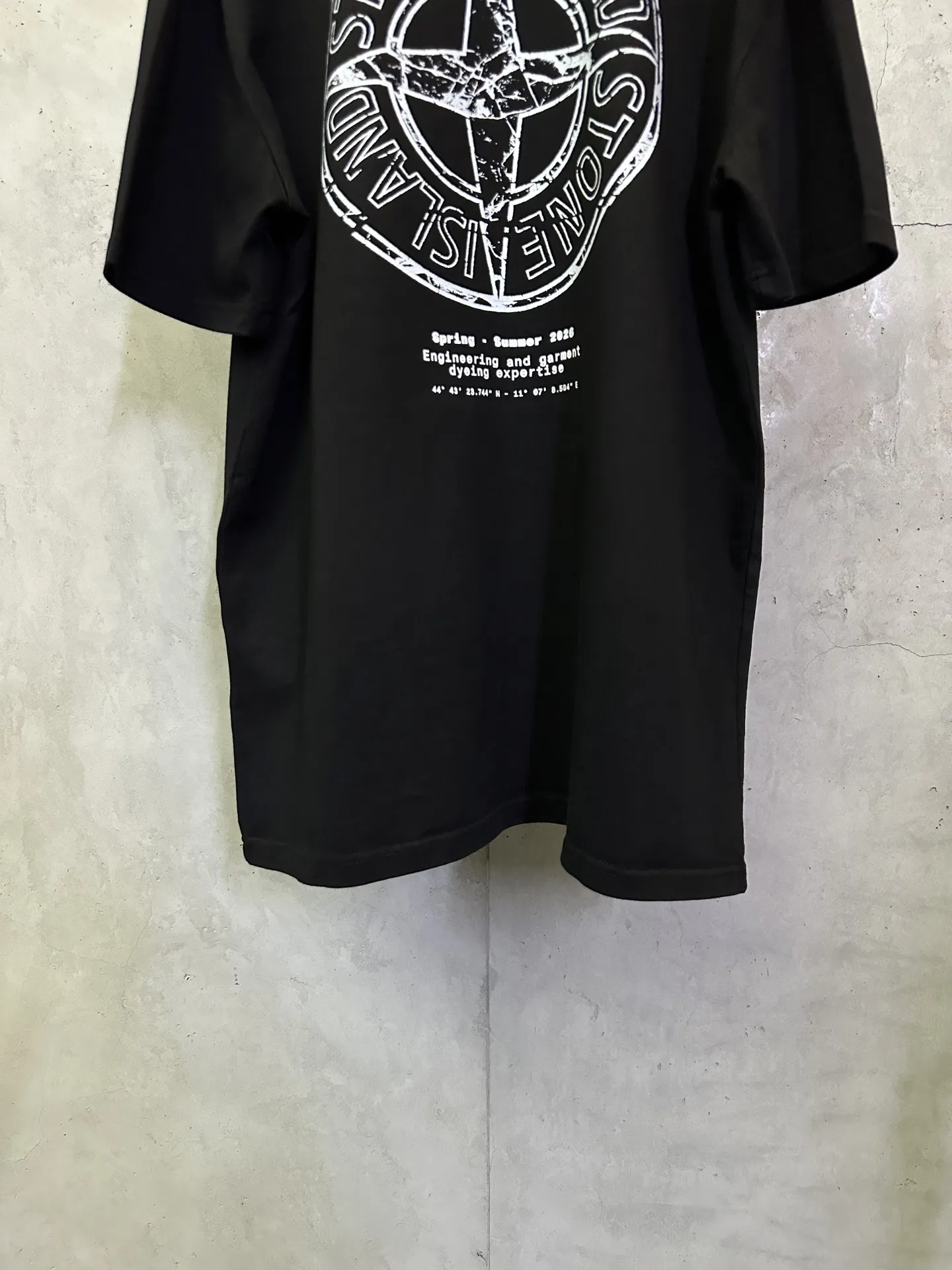 Stone Island Compass Logo Heavyweight Cotton T-Shirt D22012337 — view 4