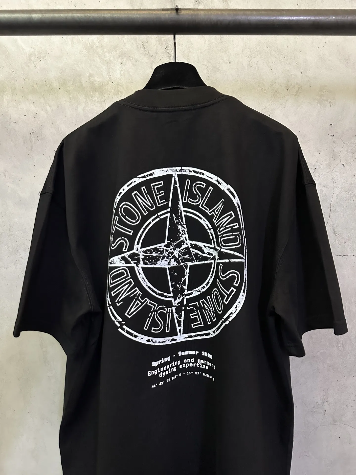 Stone Island Compass Logo Heavyweight Cotton T-Shirt D22012337 — view 5