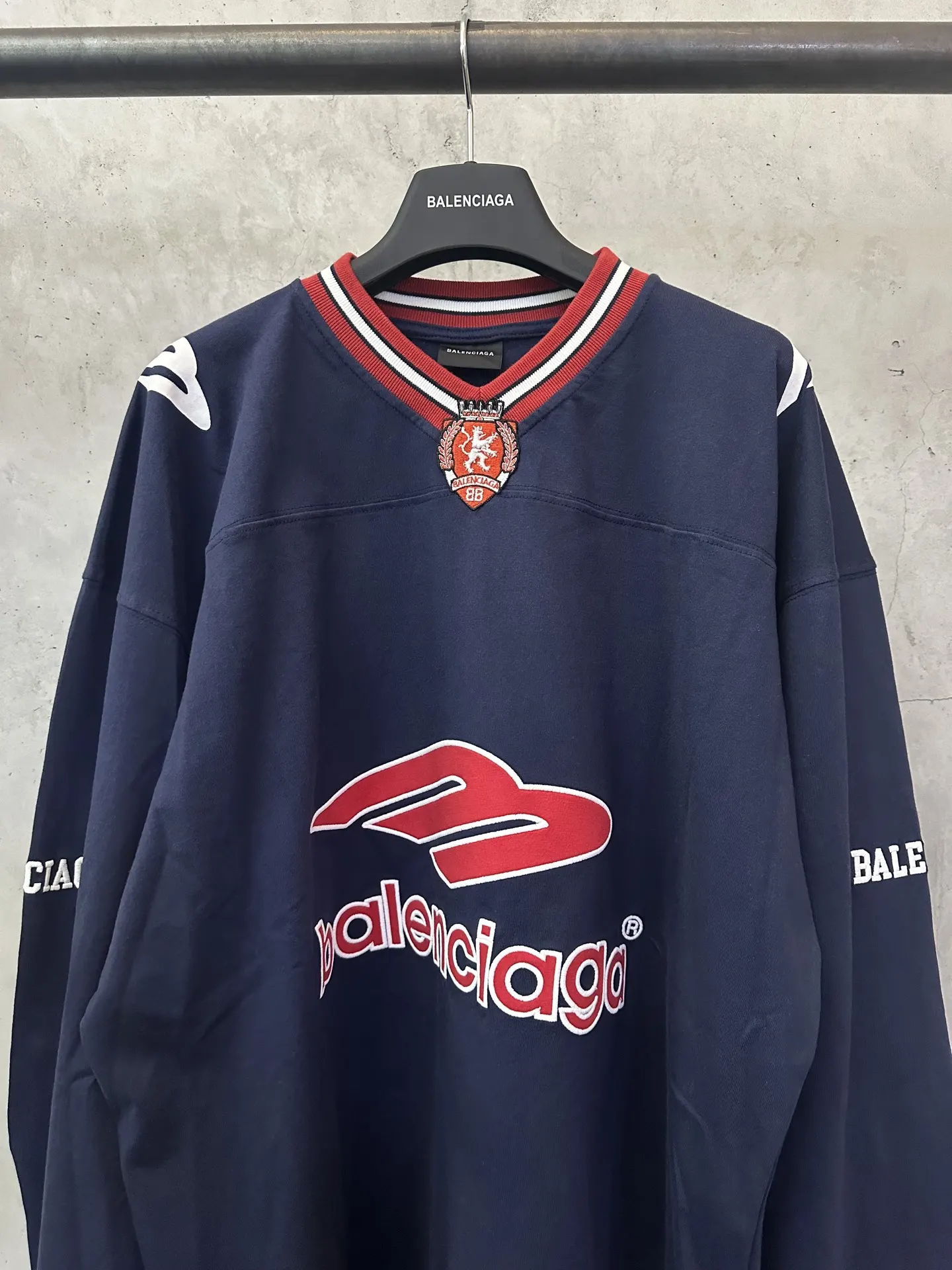 Football Series Embroidered Long-Sleeve T-Shirt D22511564 — view 3