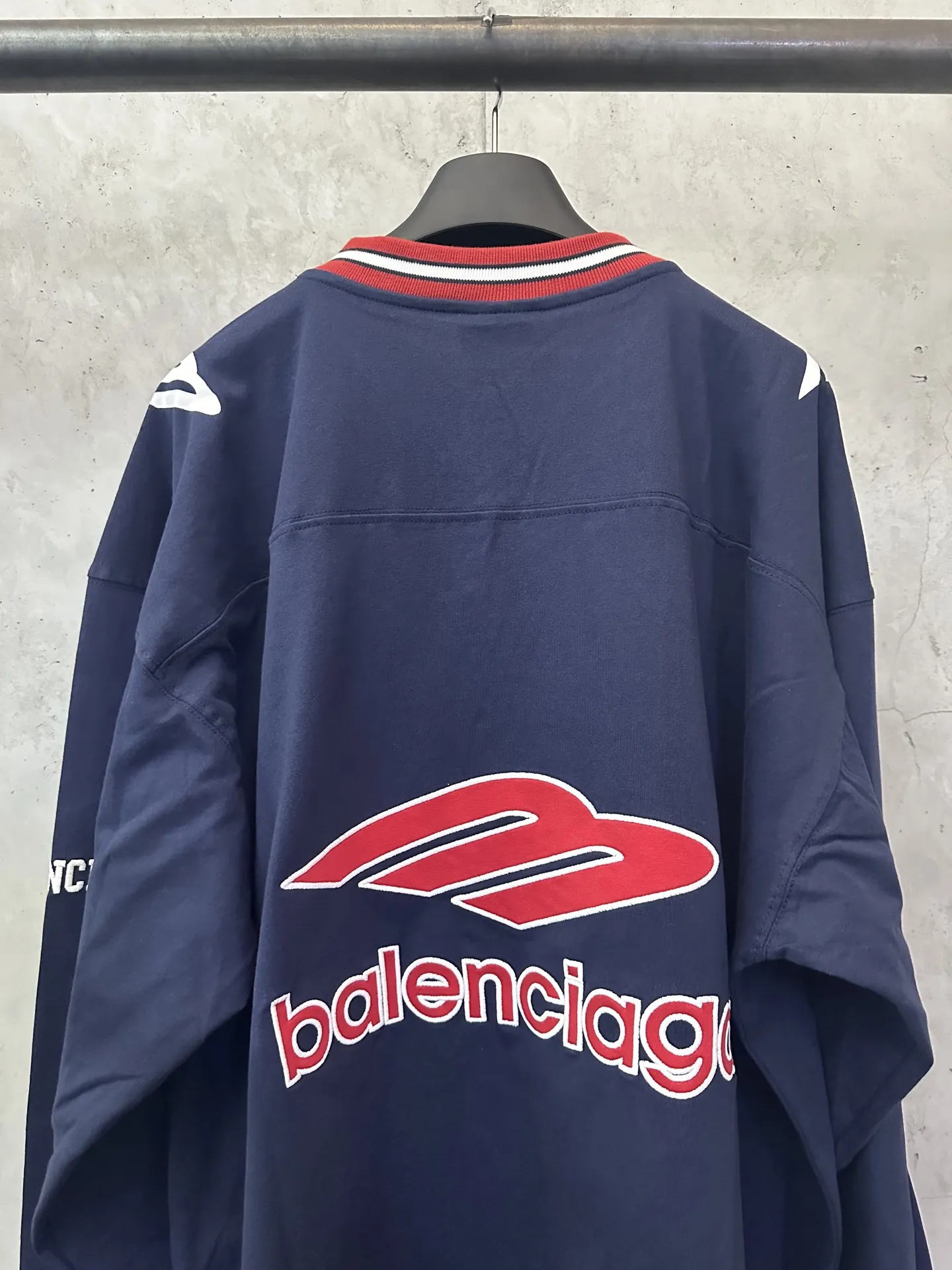 Football Series Embroidered Long-Sleeve T-Shirt D22511564 — view 5