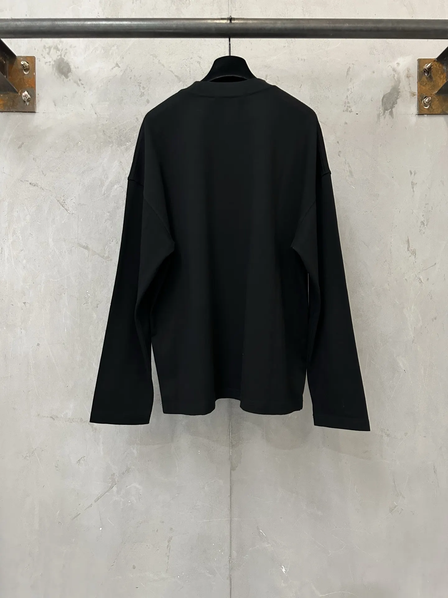 Logo Print Long-Sleeve T-Shirt D23023133 — view 2