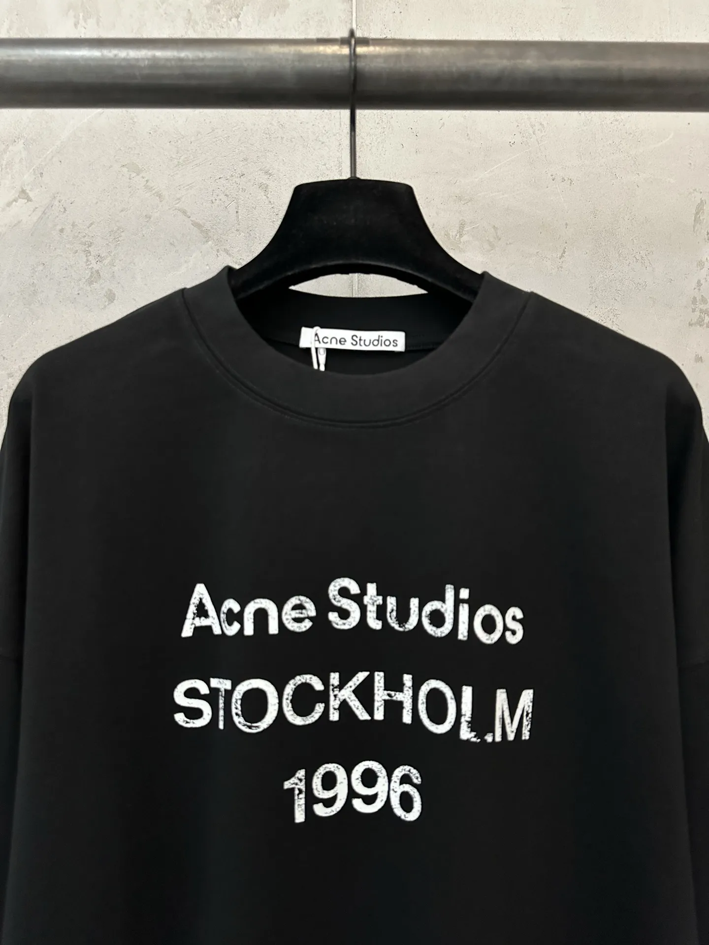 Logo Print Long-Sleeve T-Shirt D23023133 — view 5