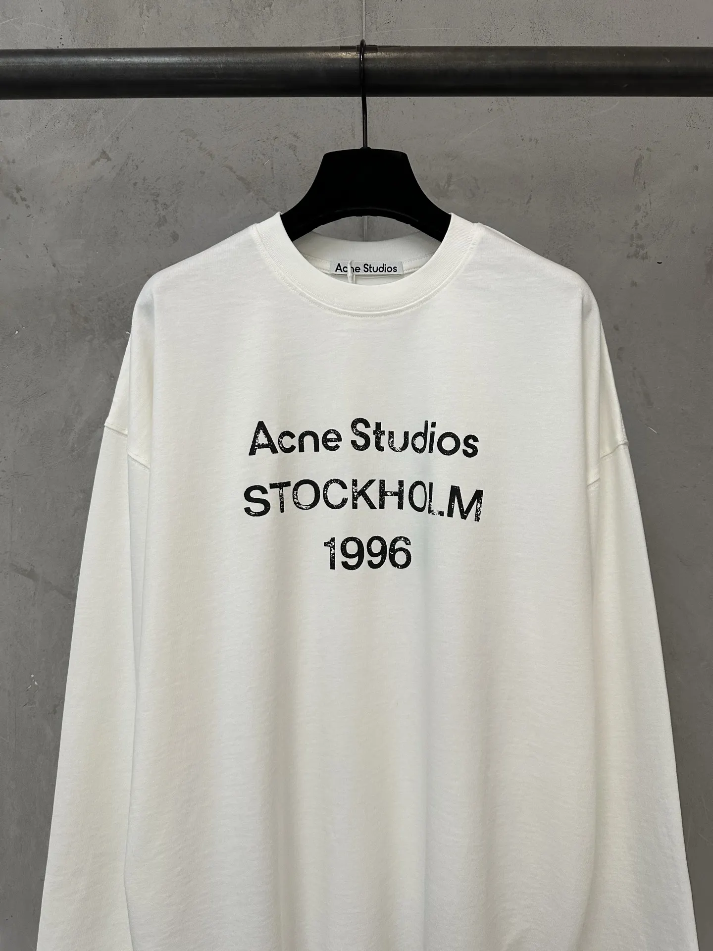 Logo Print Long-Sleeve Cotton T-Shirt D23023132 — view 3