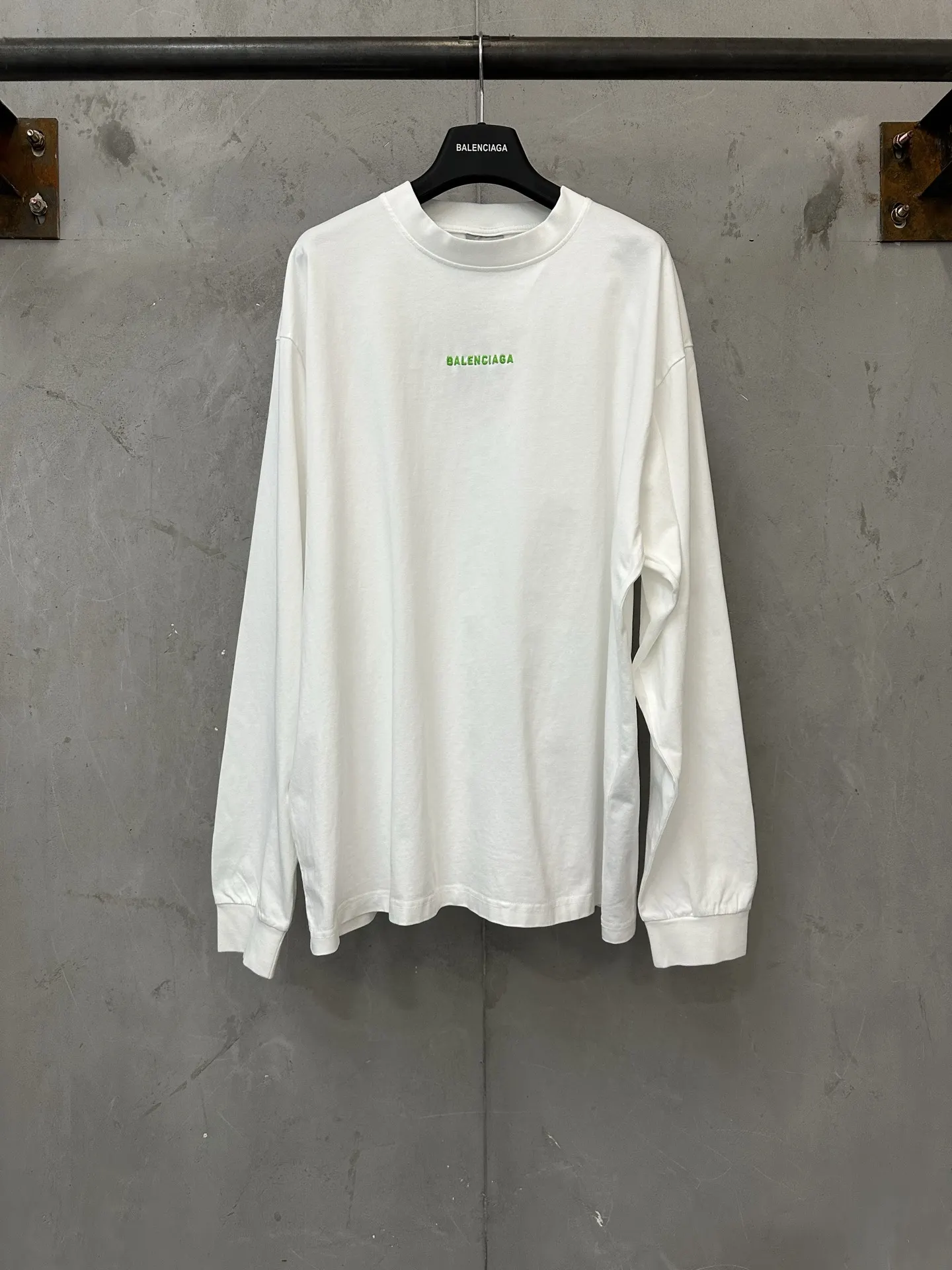 Logo Embroidered Long-Sleeve T-Shirt D23023076