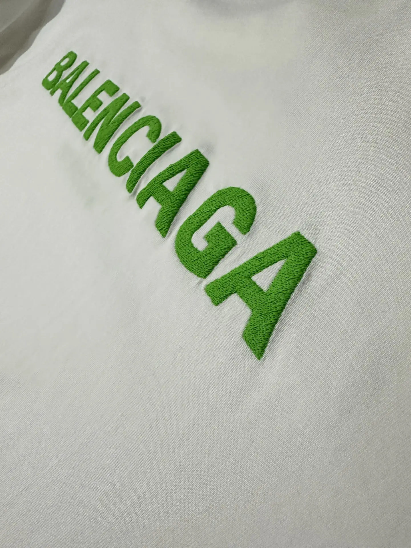 Logo Embroidered Long-Sleeve T-Shirt D23023076 — view 8