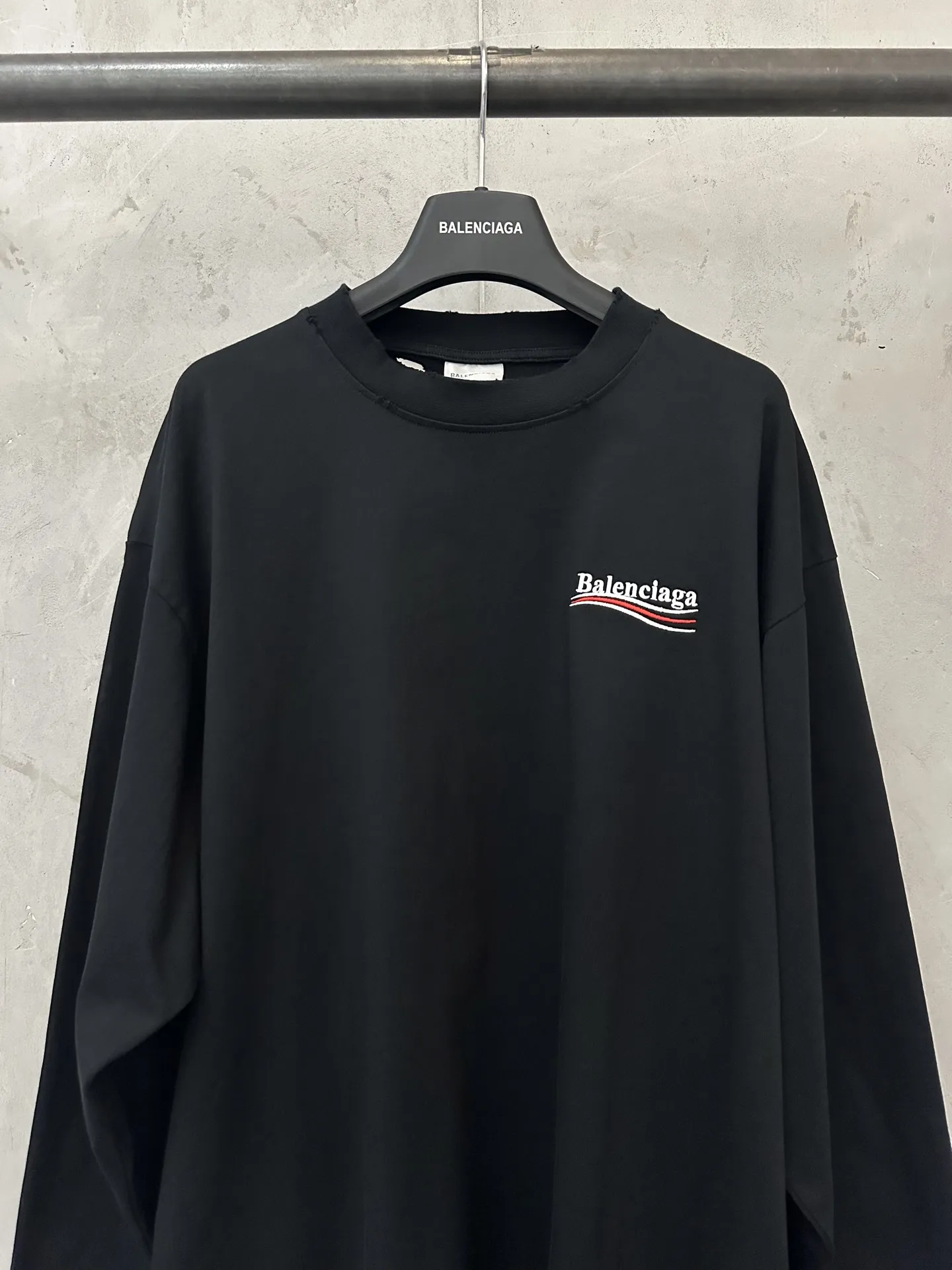 Political Campaign Embroidered Long-Sleeve T-Shirt D23020648 — view 3