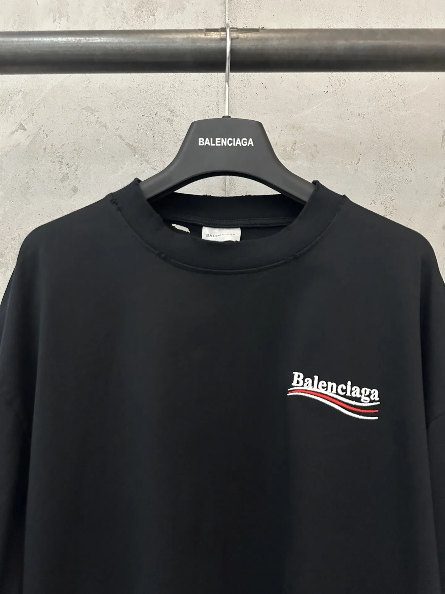 Political Campaign Embroidered Long-Sleeve T-Shirt D23020648 — view 5